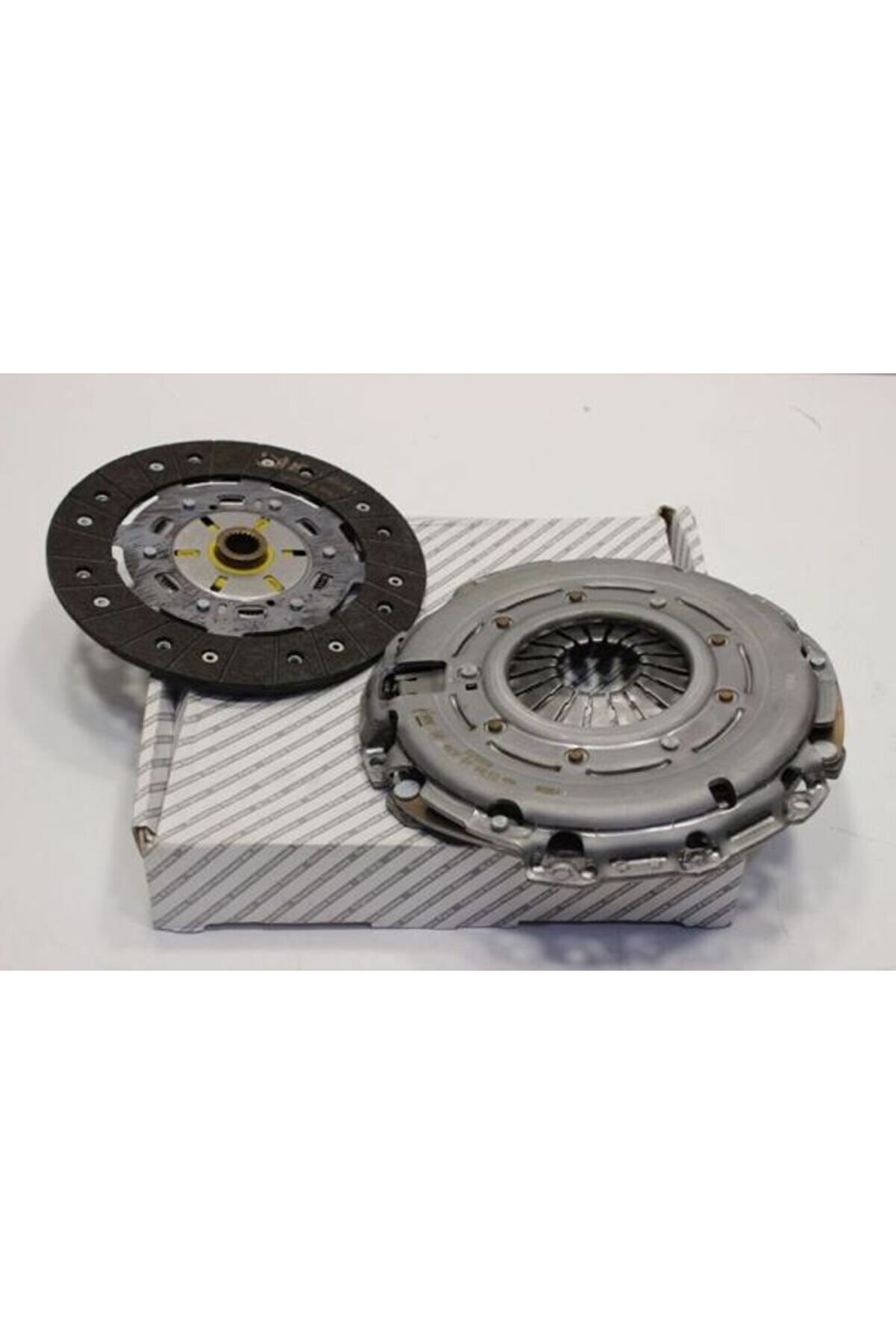 Debriyaj Takımı Baskı Balata Seti 1.6 JTD - Fiat 500L Linea Punto Evo bravo Dobl