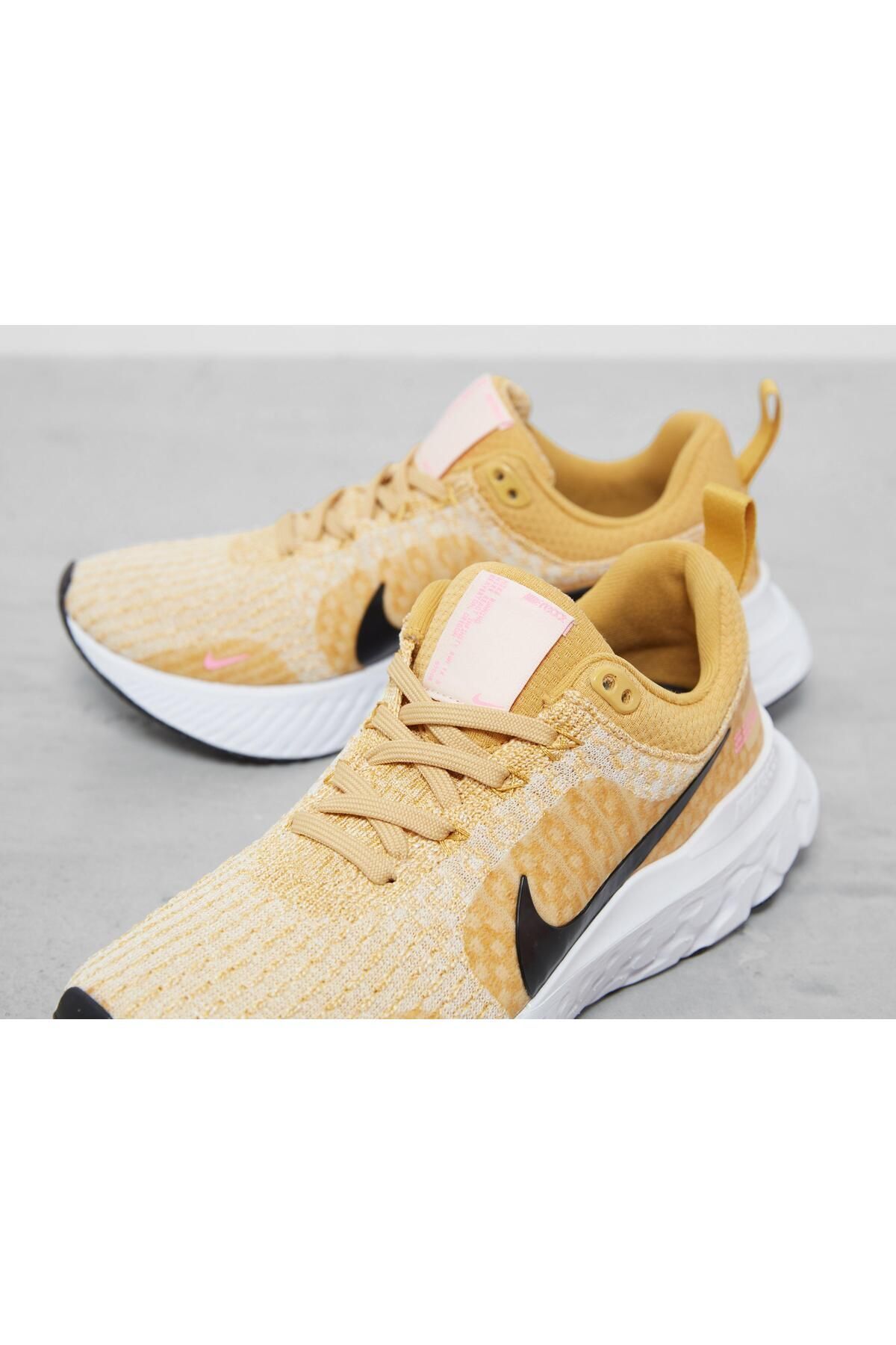 Nike React Infinity Run Flyknit 3 Kadın Spor Ayakkabı