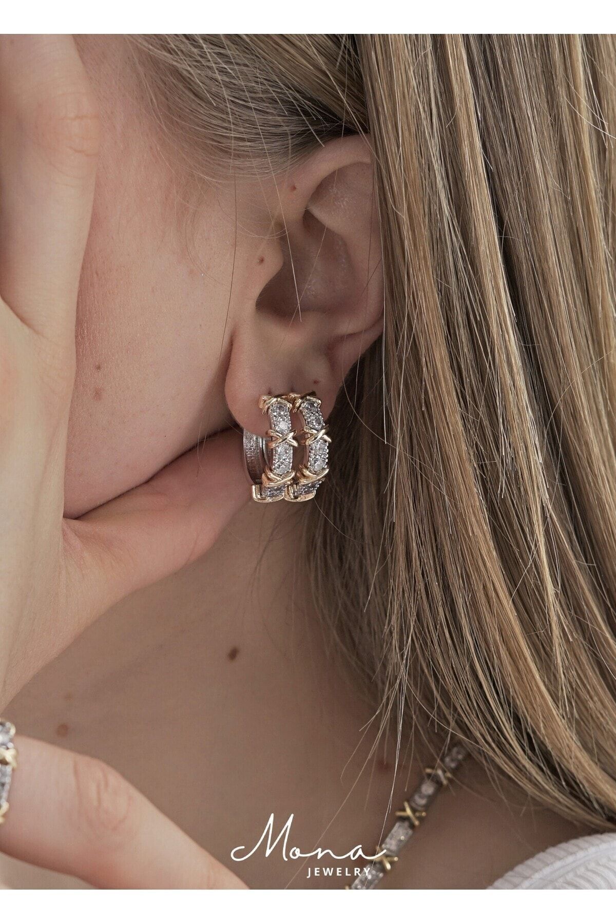 MONA JEWELRY Tiffany Xoxo Tasarım Zirkon Taşlı Küpe Rodyum Kaplama