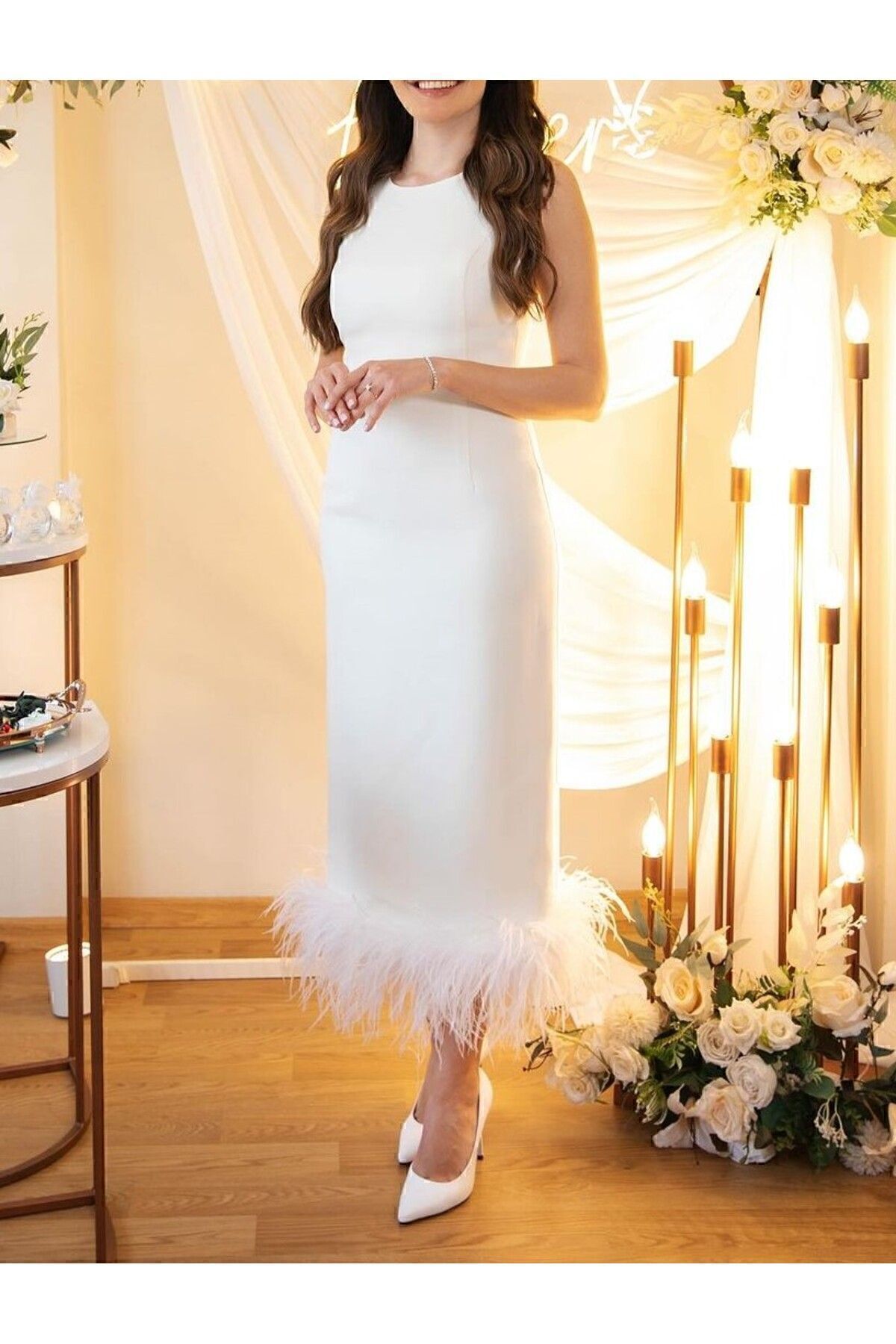 LACASE Beyaz Tüylü Otriş Detaylı Midi Boy Abiye Nişan Söz Nikah Evden Çıkış Elbisesi