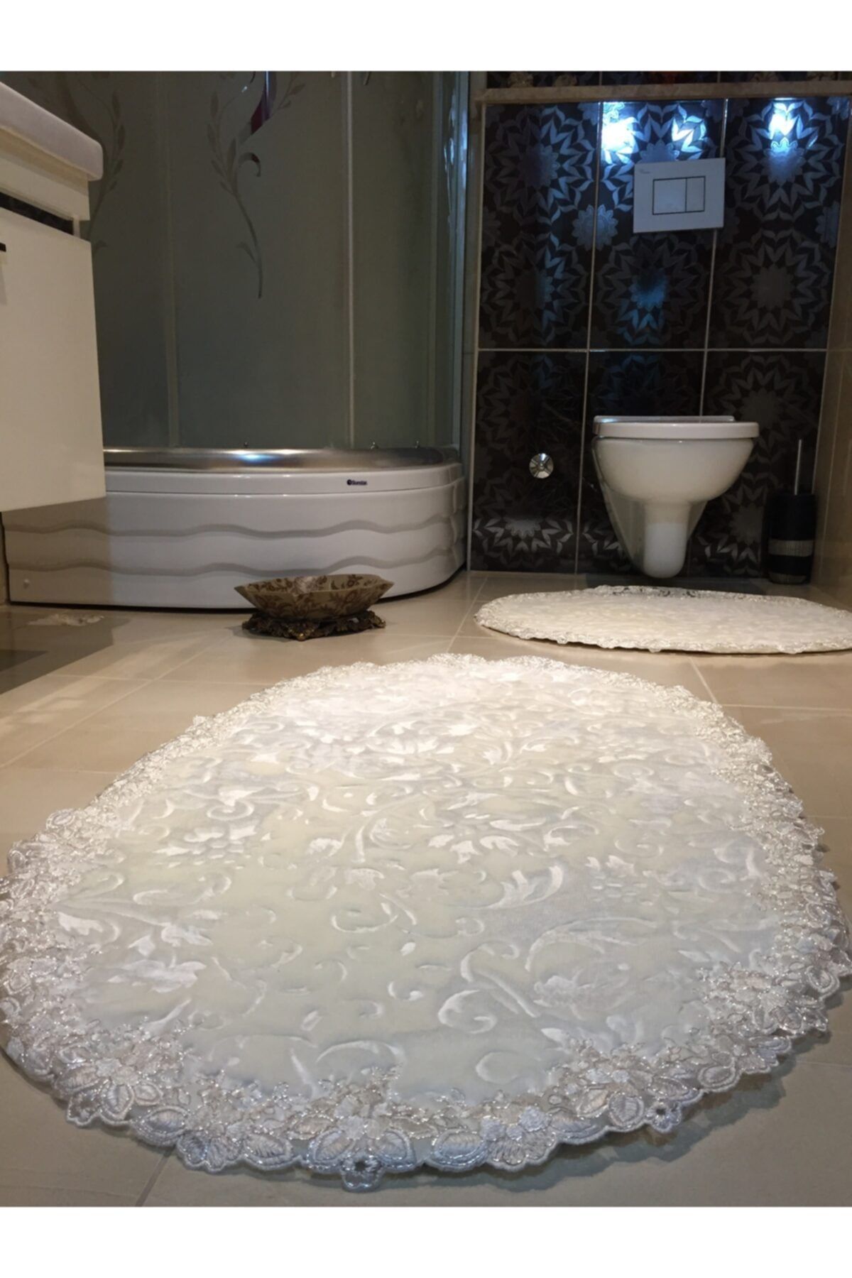 Bonny Home Peluş Lux Oval Krem 2'li Dantelli Klozet Takımı Çeyizlik Banyo Halısı Paspası Seti