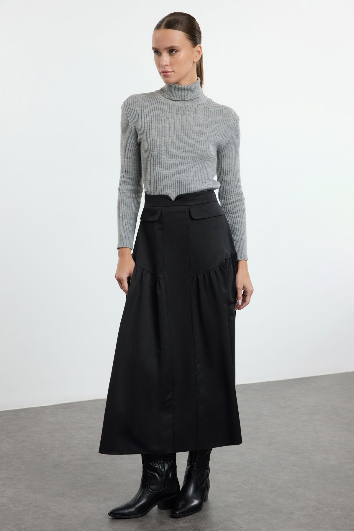TRENDYOL MODEST Siyah Büzgü Detaylı Pamuklu Dokuma Etek TCTAW25EE00006