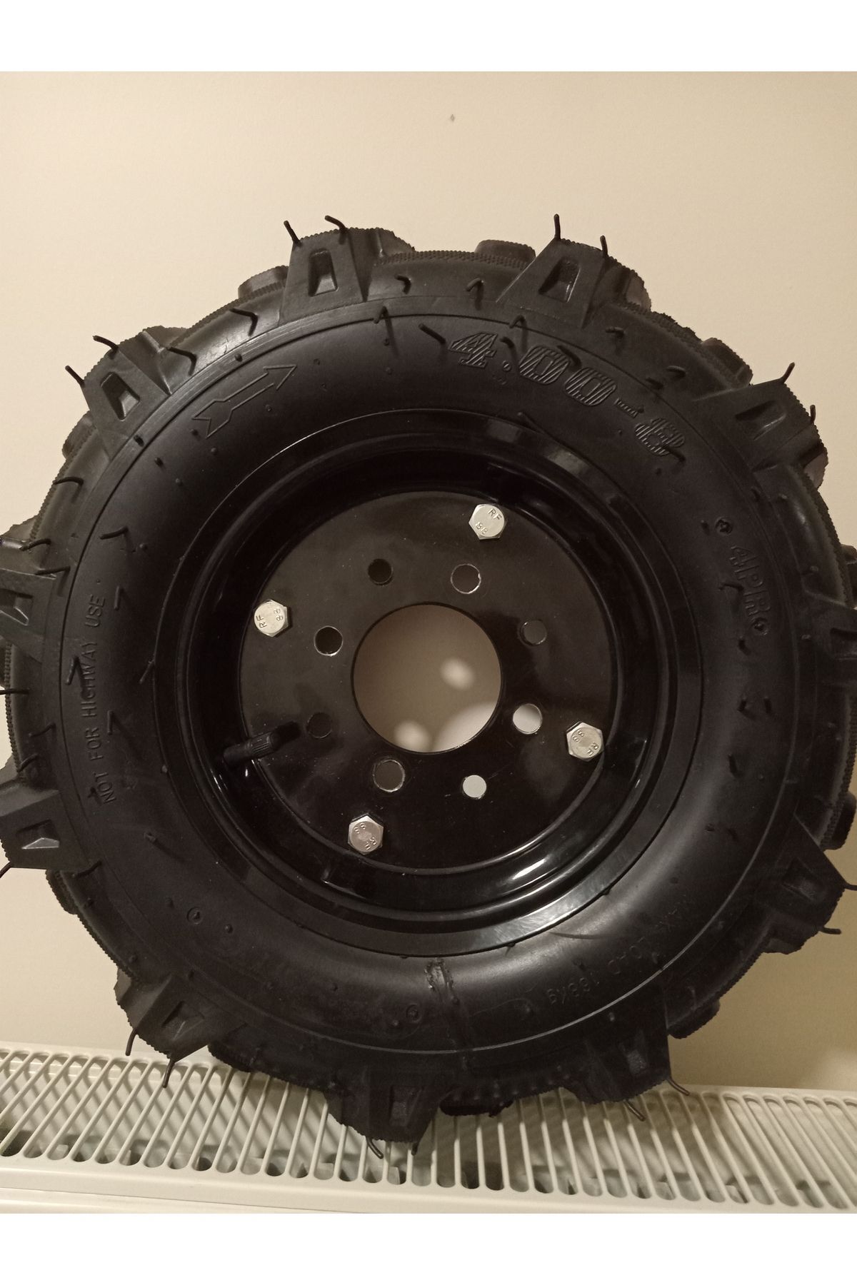 Kika Çapa Makinası Lastik 400x8. 1adet Tofaş Aks Deliklerinde 4pr