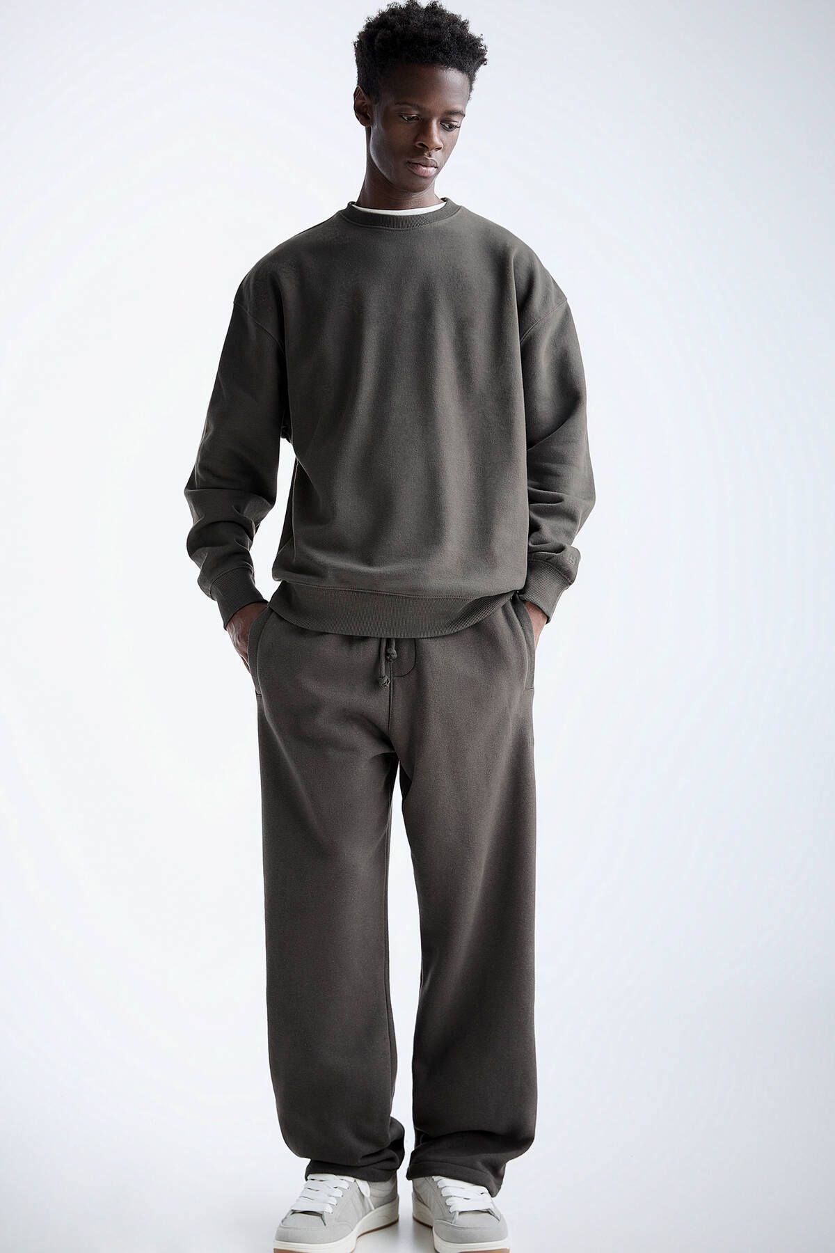 Pull & Bear Jogger pantolon ve sweatshirt eşofman takımı