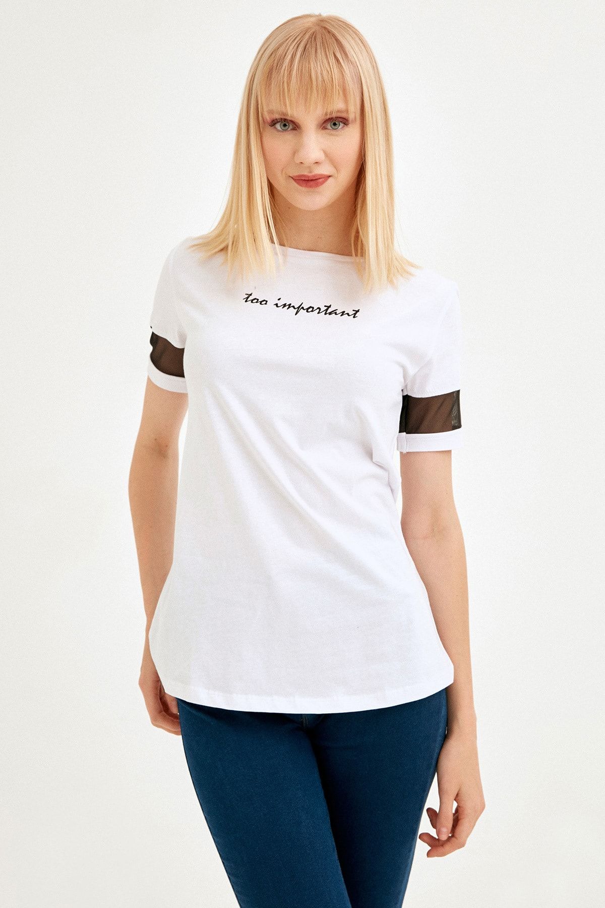 Fullamoda Kadın Beyaz Kolu Tül Detaylı Baskılı Tshirt