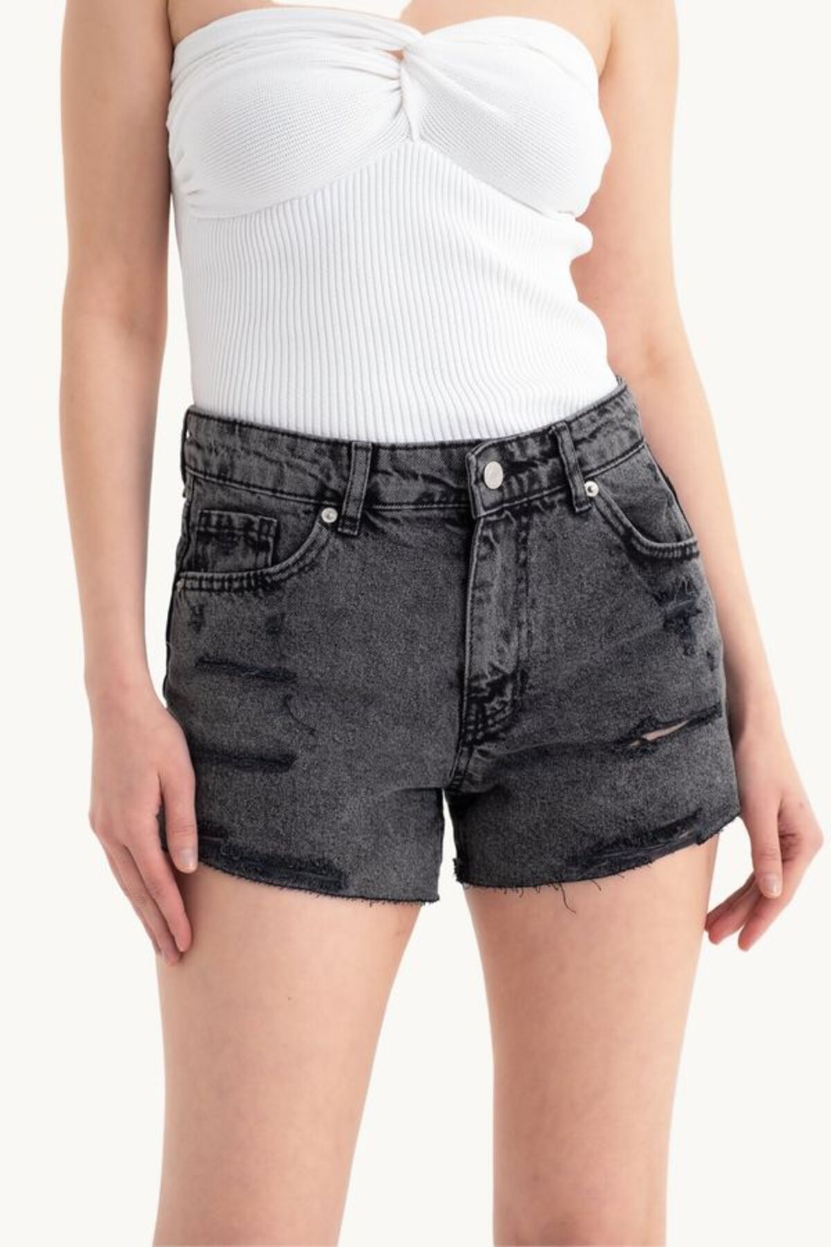Hiccup Yırtık Detaylı Yüksek Bel Denim Şort