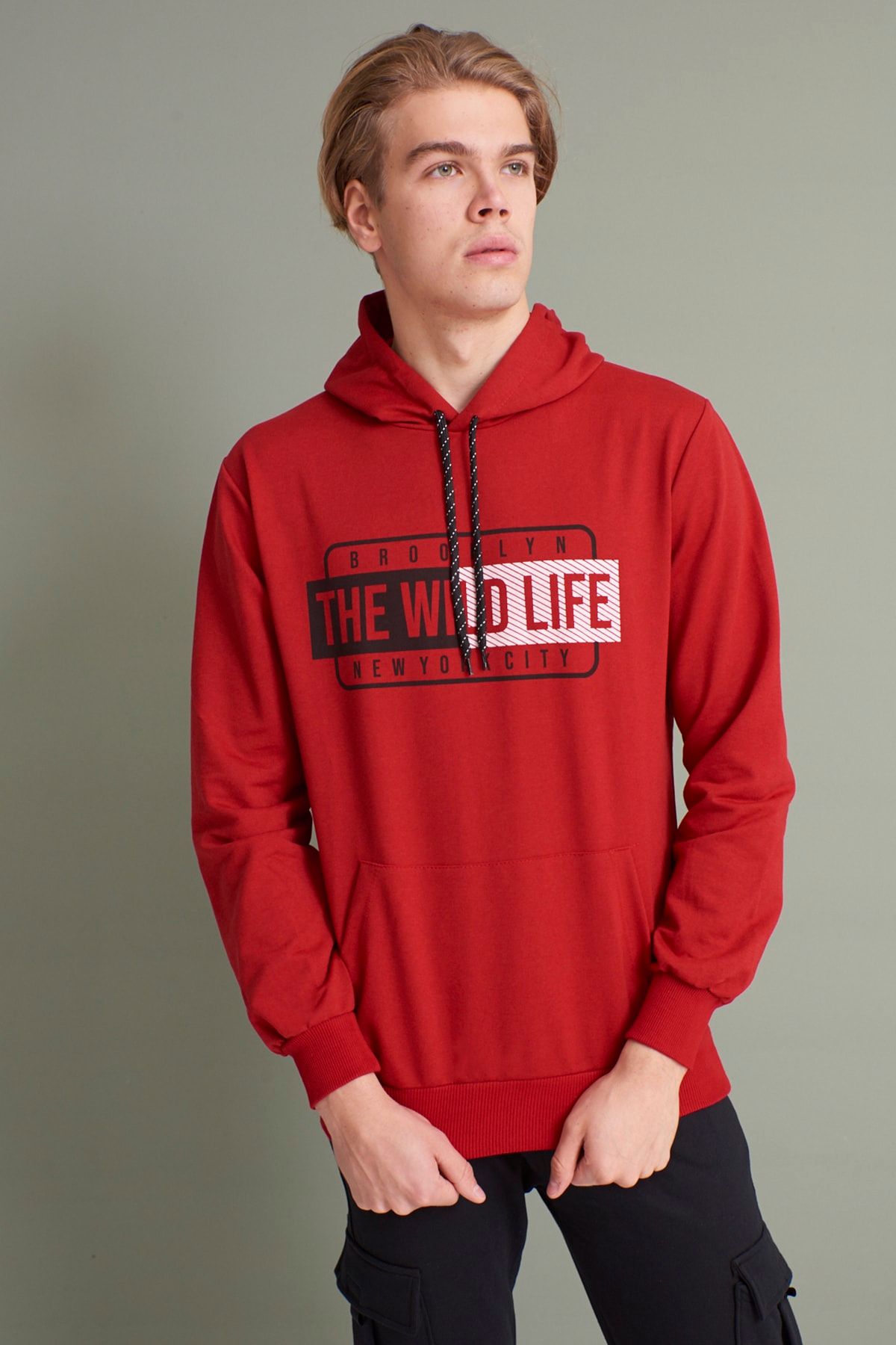 Tena Moda Erkek Kırmızı Kapşonlu Kanguru Cepli The Wint Life Baskıl Sweatshirt