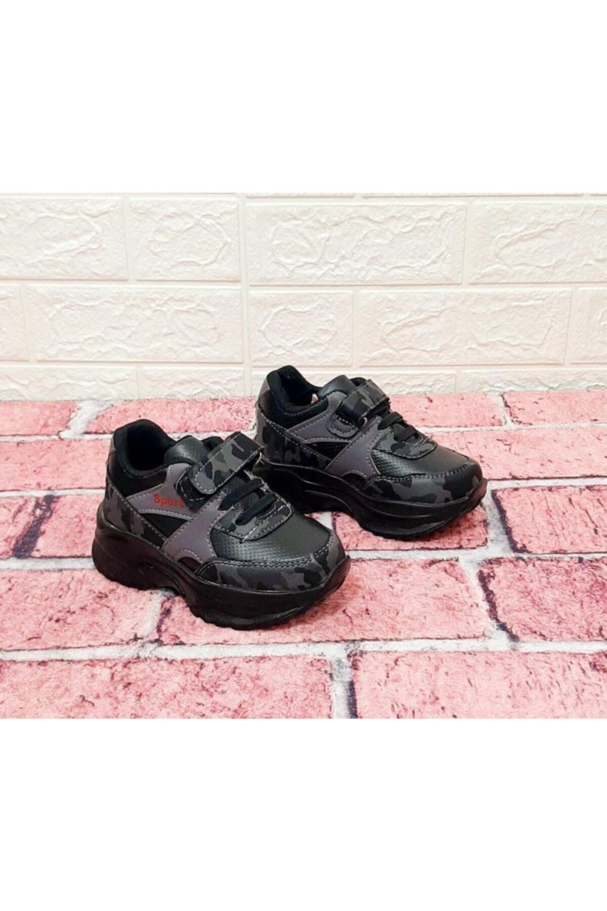 Polaris 517108 Siyah Renk Siyah-gri Kamuflaj Desenli Hafif Cıırtlı Erkek Çocuk Spor Ayakkabı