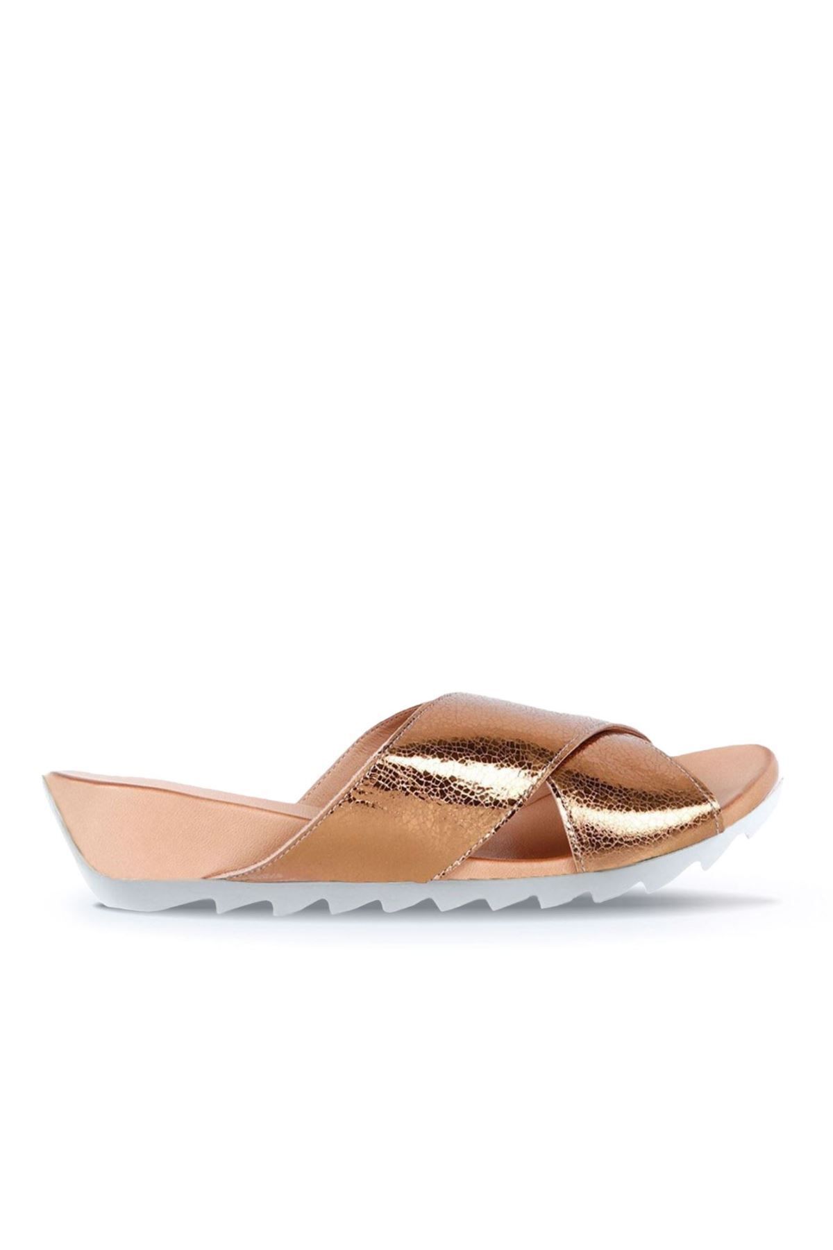 Bueno Shoes Bronz Deri Kadın Dolgu Topuklu Terlik 01ws0502