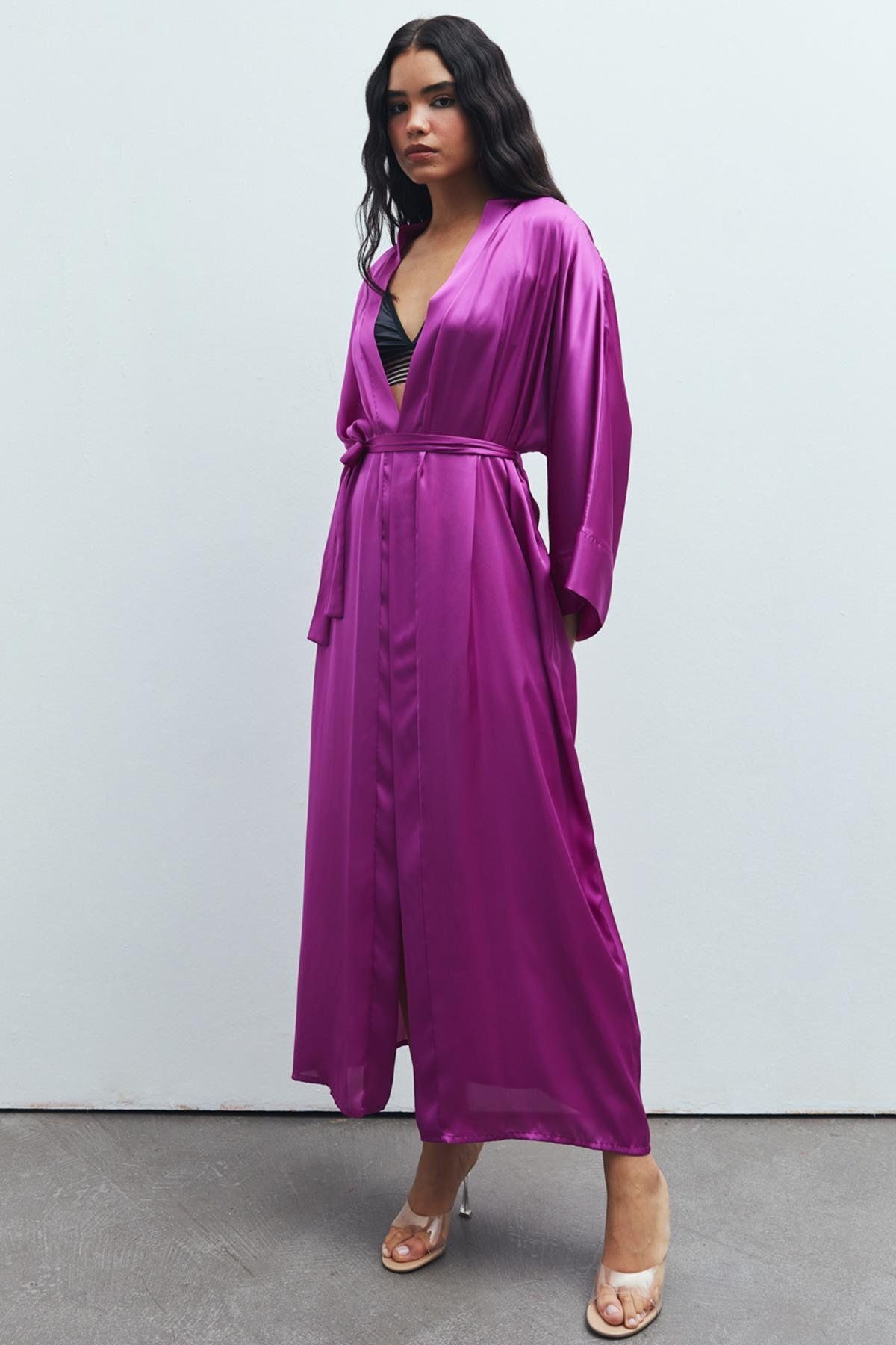 Feu De Elu Frappant Fuşya Uzun Saten Sabahlık / Kimono