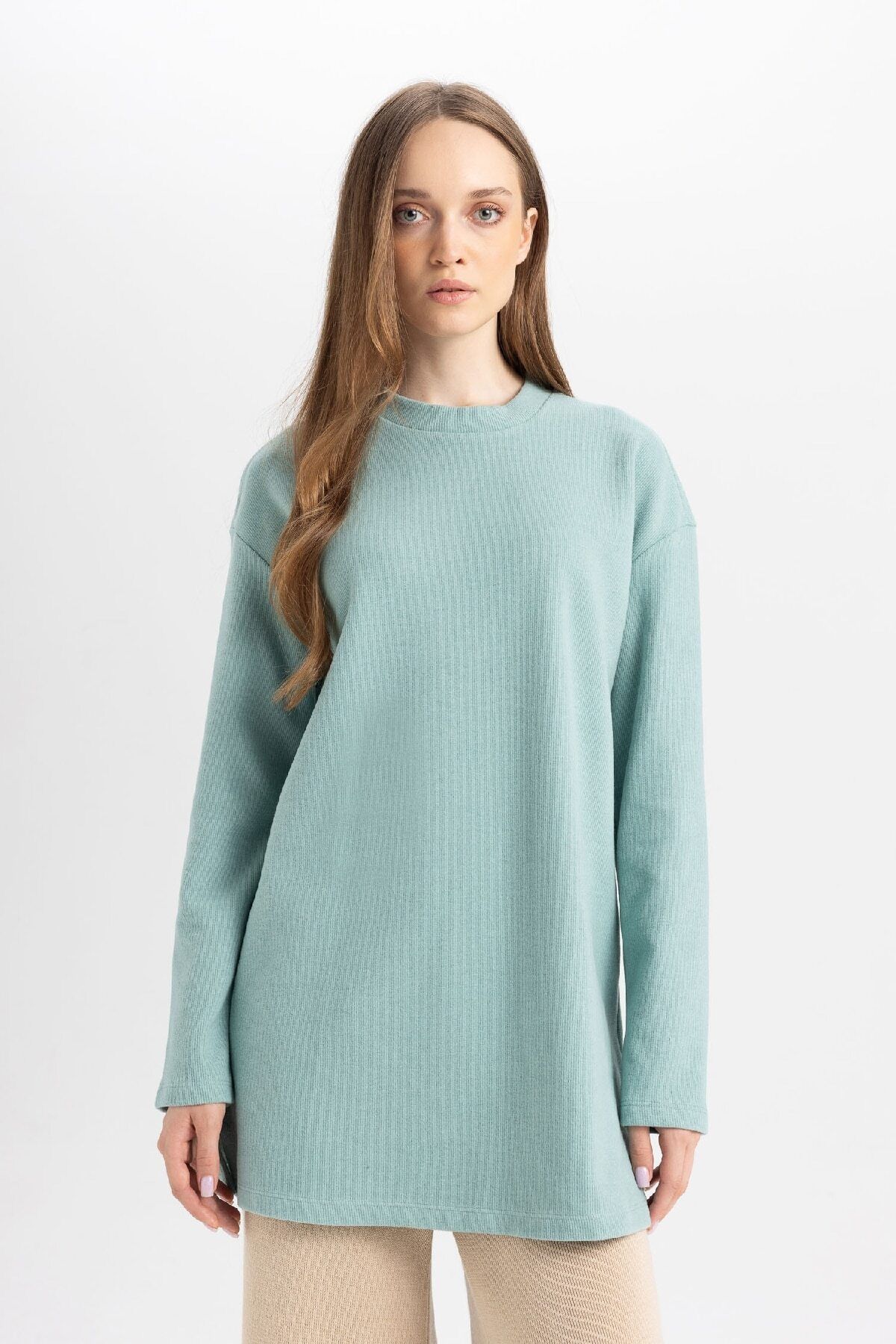 Defacto Regular Fit Bisiklet Yaka Selanik Kumaş Uzun Kollu Basic Düz Tişört Tunik B3552ax24au