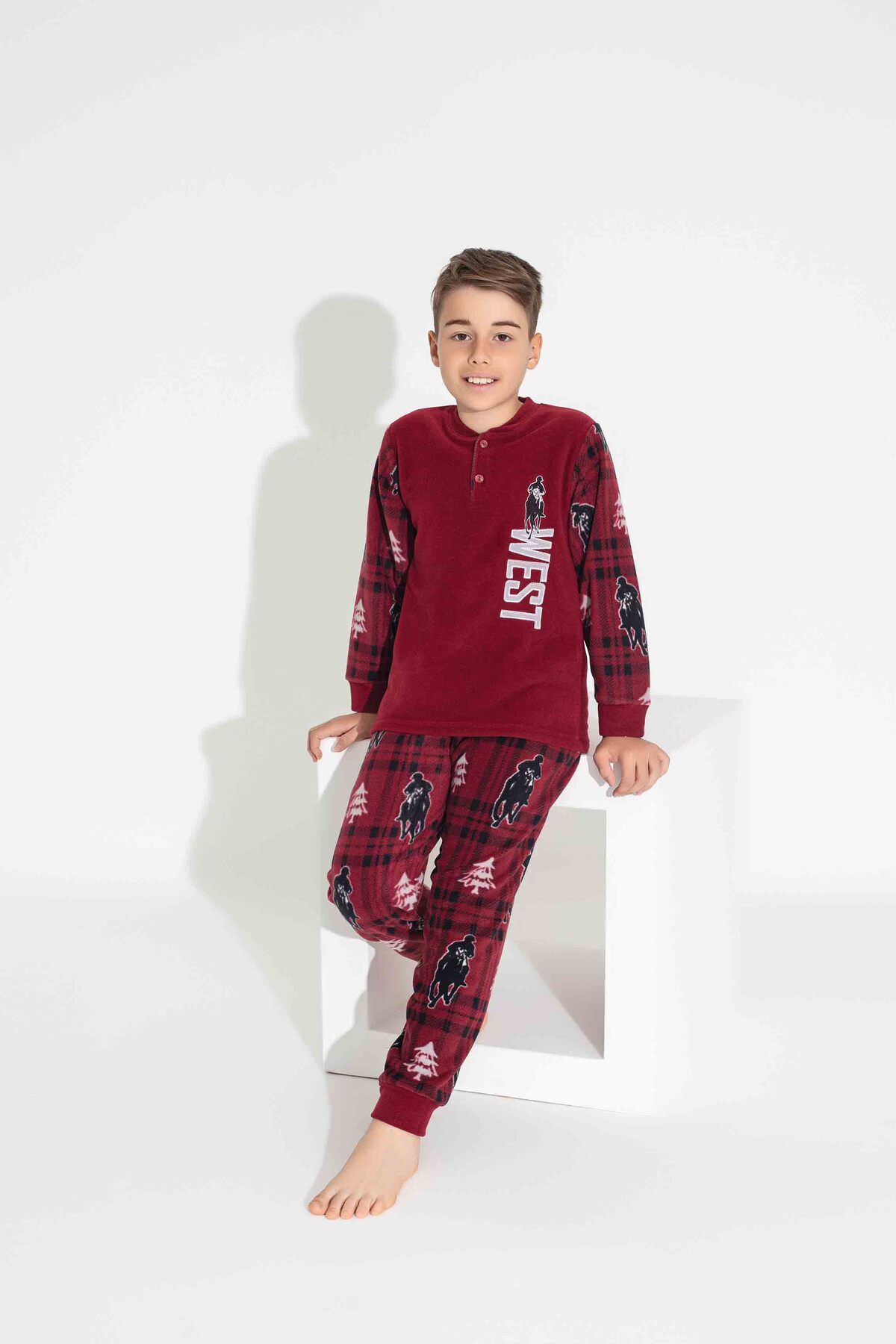Tarık Erkek Genç Ve Çocuk West Nakışlı Uzun Kollu Polar Kumaş Kışlık Sıcak Tutan Pijama Takımı