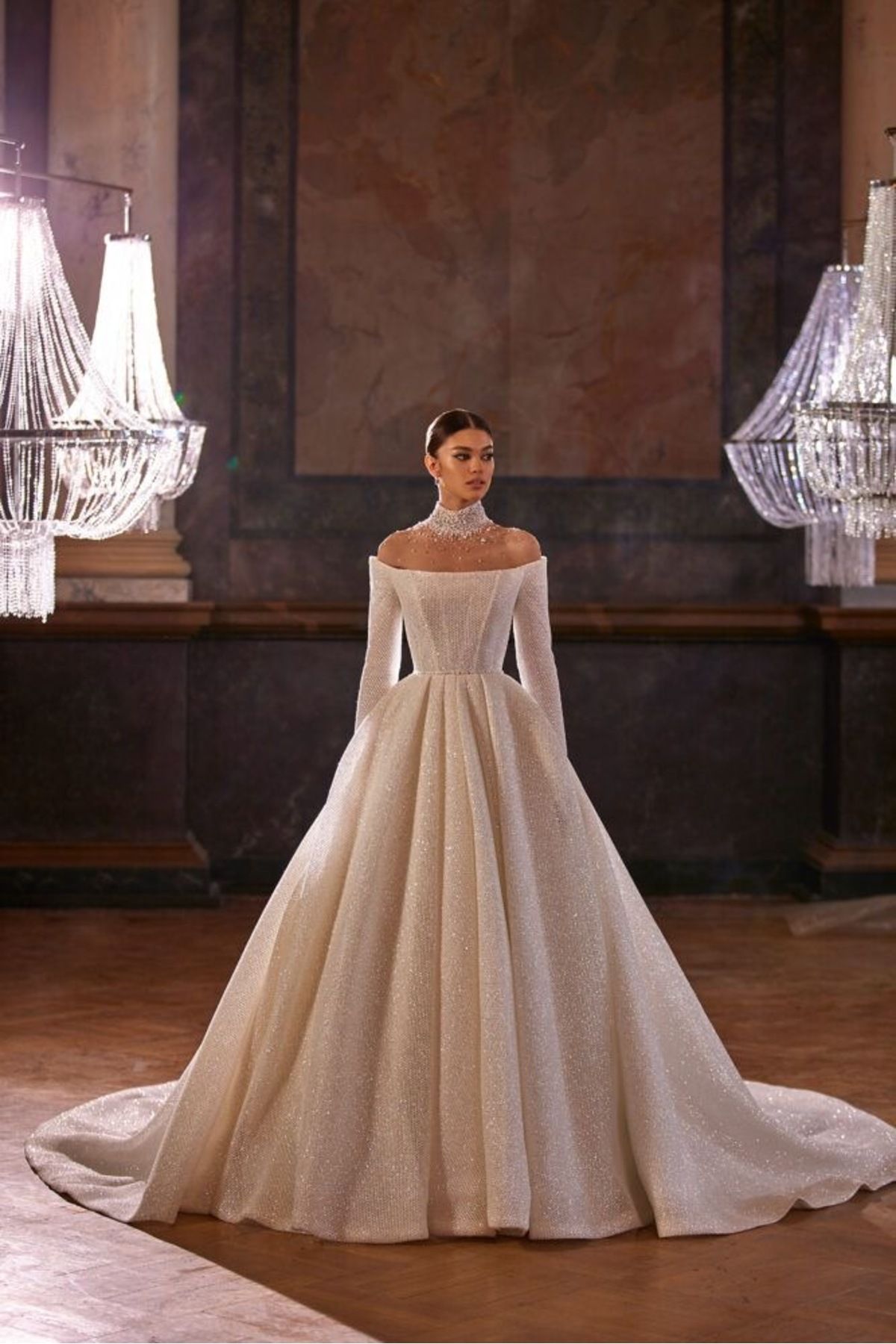 Bridal Store Parıltılı uzun kollu zarif gelinlik