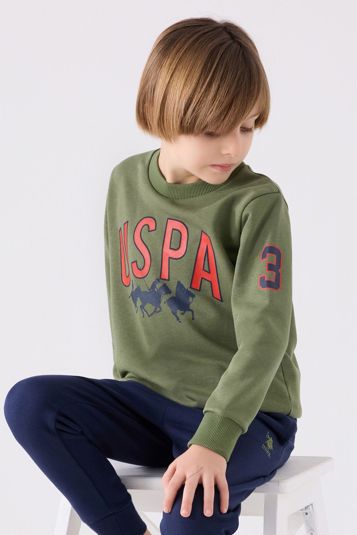 U.S. Polo Assn. USPA , LİSANSLI , ERKEK ÇOCUK 4-14 YAŞ , MANŞETLİ PAÇA , ÜÇ İPLİK ŞARDONLU EŞOFMAN TAKIMI YENİ SEZON