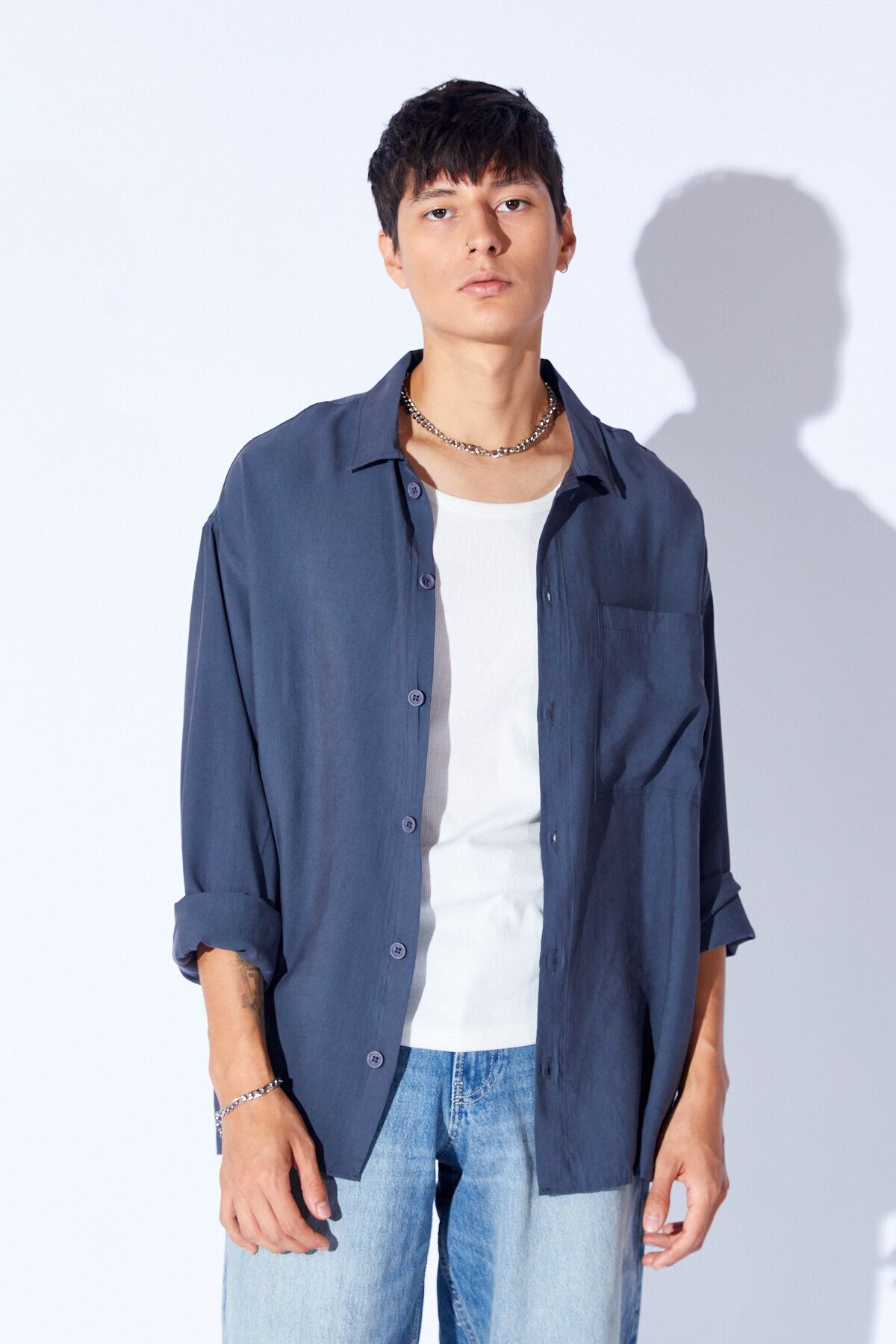 Manche Oversize Soft Dokulu Kalın Modal Tek Cep Erkek Dış Gömlek | Antrasit MNW191099-01