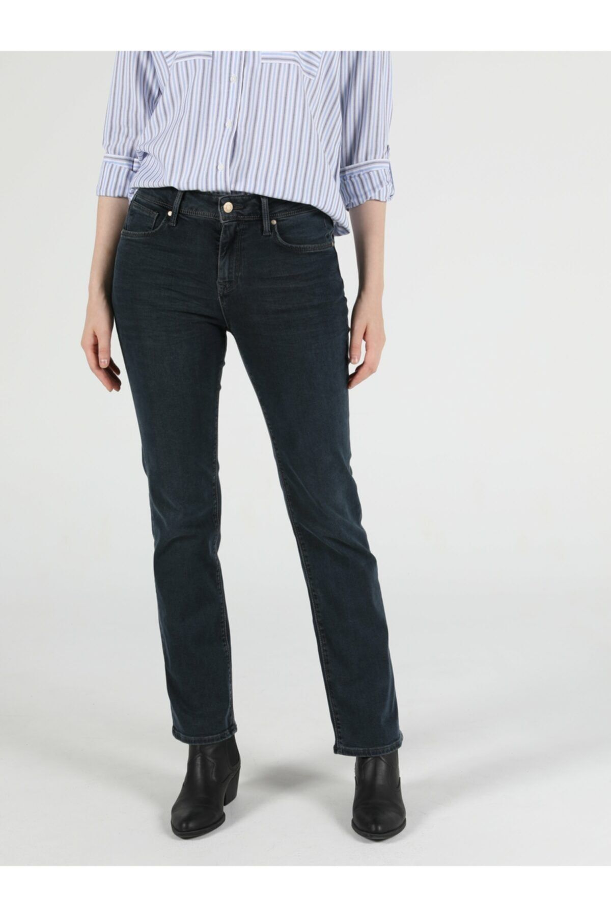 Colin’s 792 Mıla Orta Bel Düz Paça Regular Fit Koyu Mavi Kadın Jean Pantolon