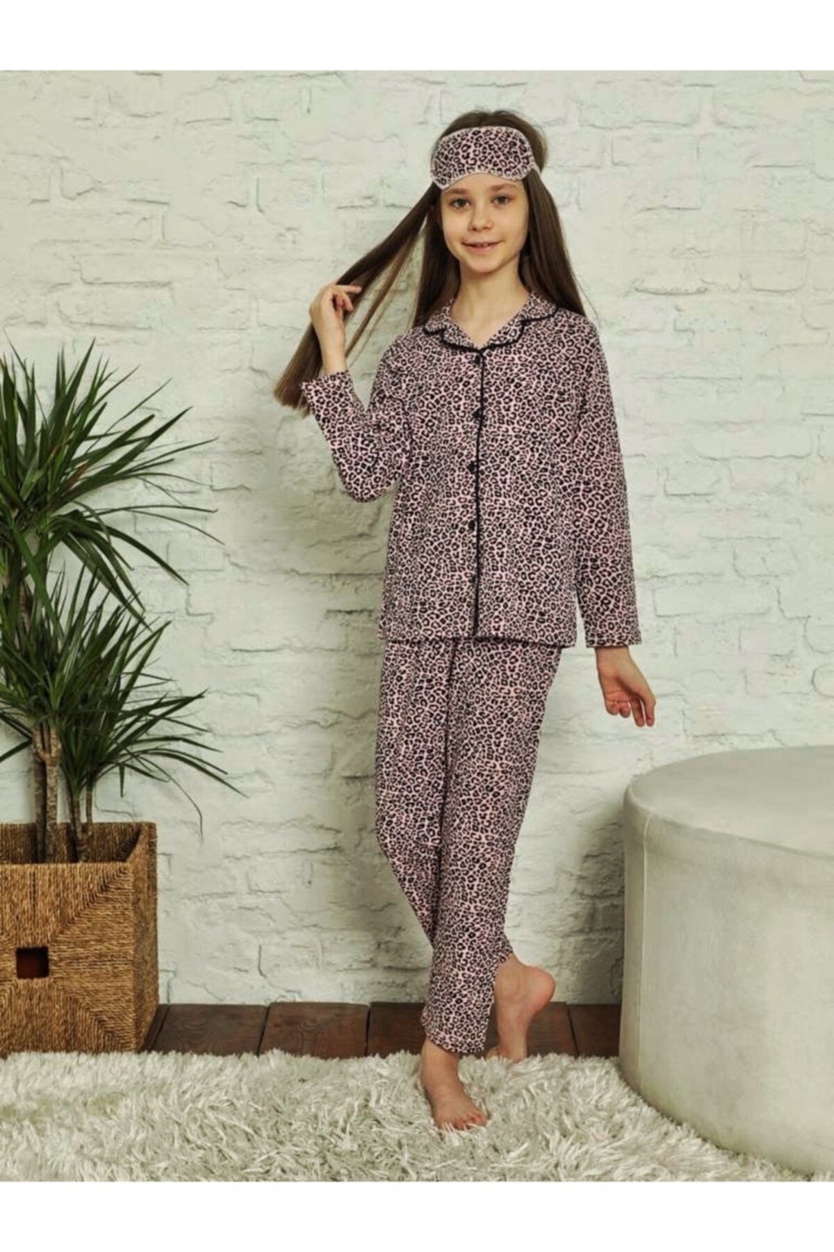 Lolliboomkids Kız Çocuk Leopar Desen V Yaka Düğmeli Uzun Kol Pijama Takımı Göz Bandı Hediyelidir Pembe Renk