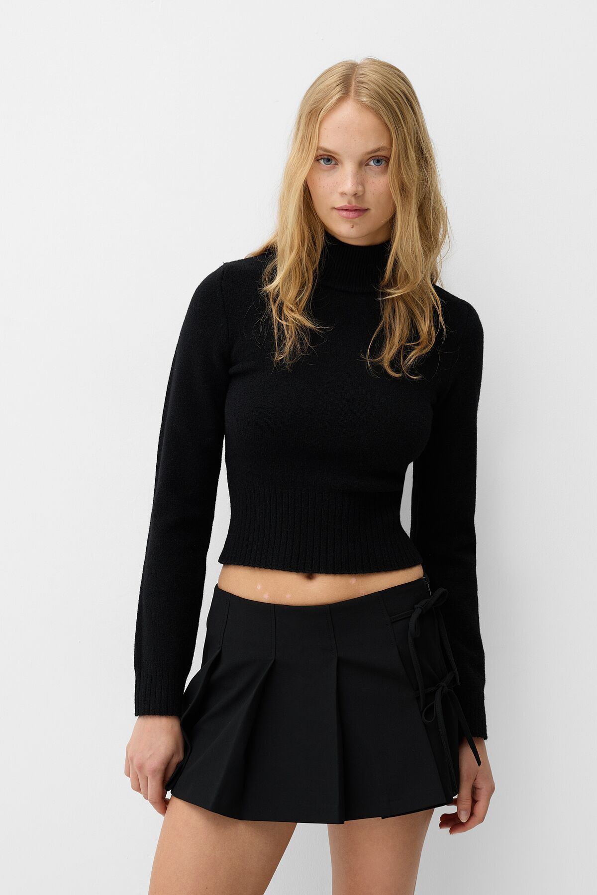 Bershka Fiyonklu pilili mini etek