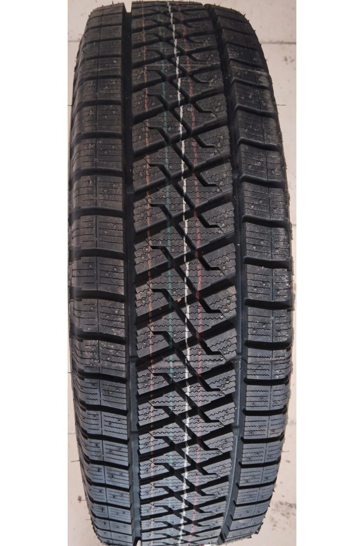 235/65R16 121/119N WİNTUS 2 12 KAT HAFİF TİCARİ KIŞ LASTİĞİ 50.HAFTA 2024 ÜRETİM
