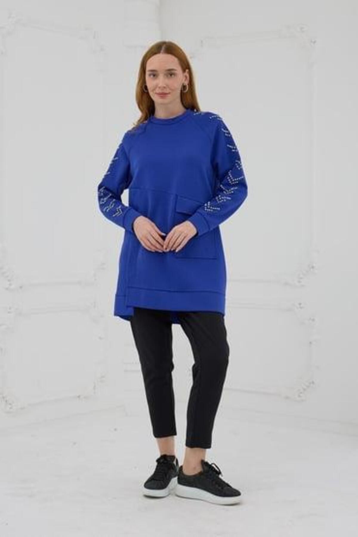 Moodbasic Kolları Çakma Taşlı Önü Cepli Sweatshırt