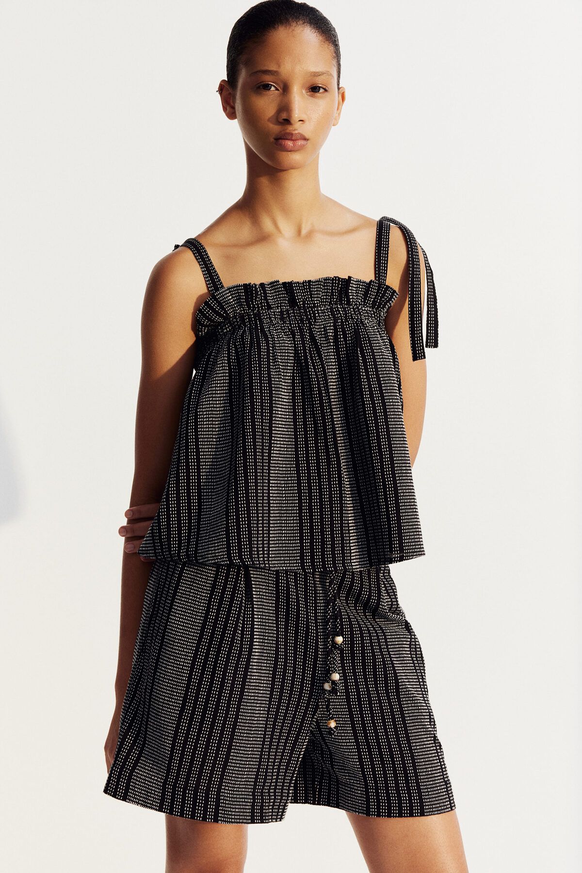 H&M Önü Pilili Şort