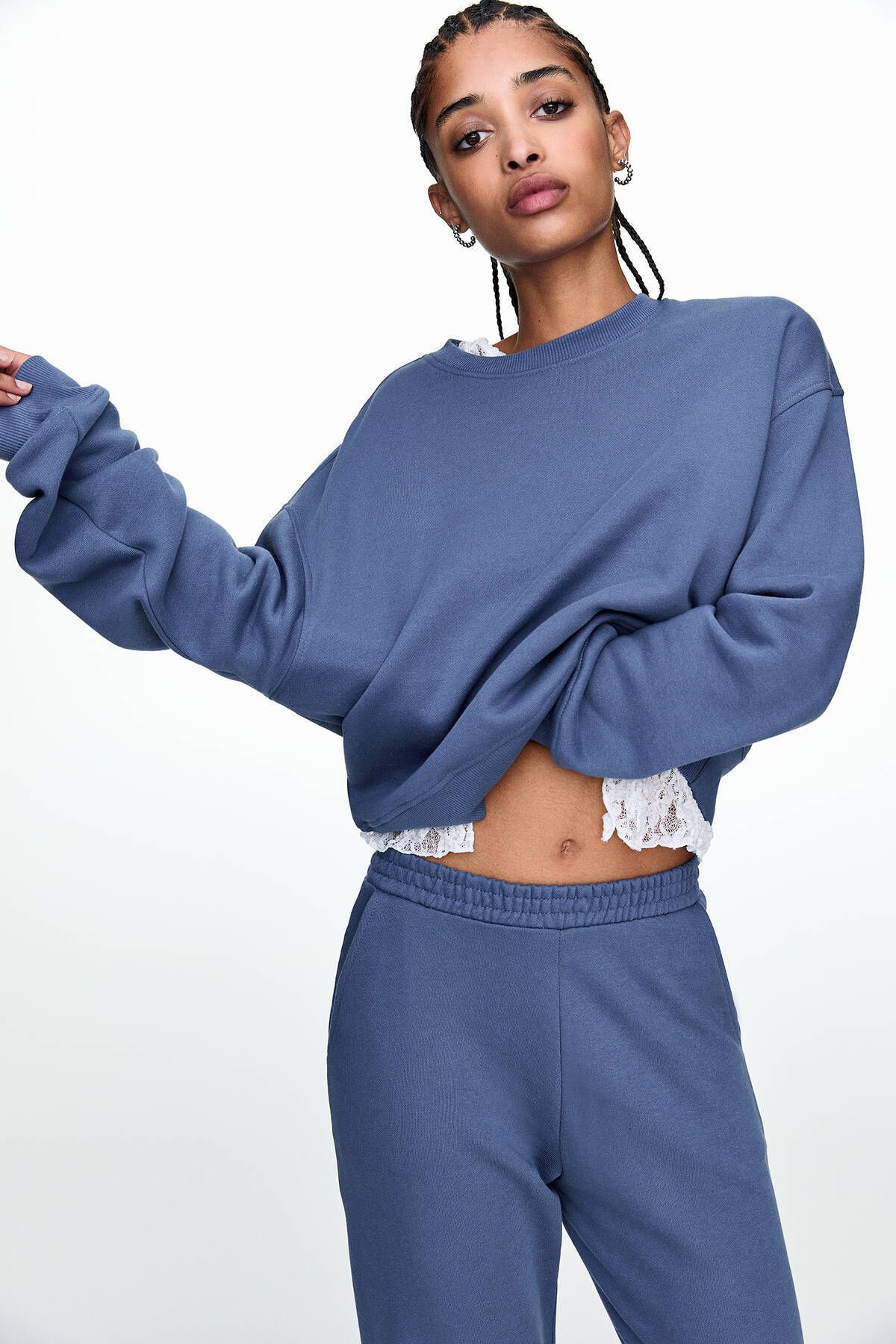 Pull & Bear Sweatshirt ve jogger pantolon takımı