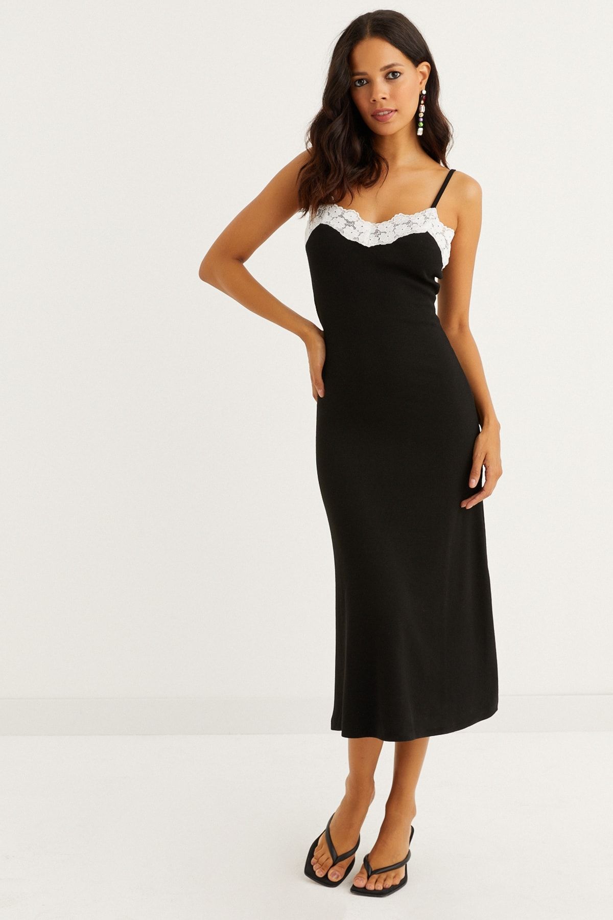 Cool & Sexy Kadın Siyah Yakası Dantelli Kaşkorse Midi Elbise Yİ2310
