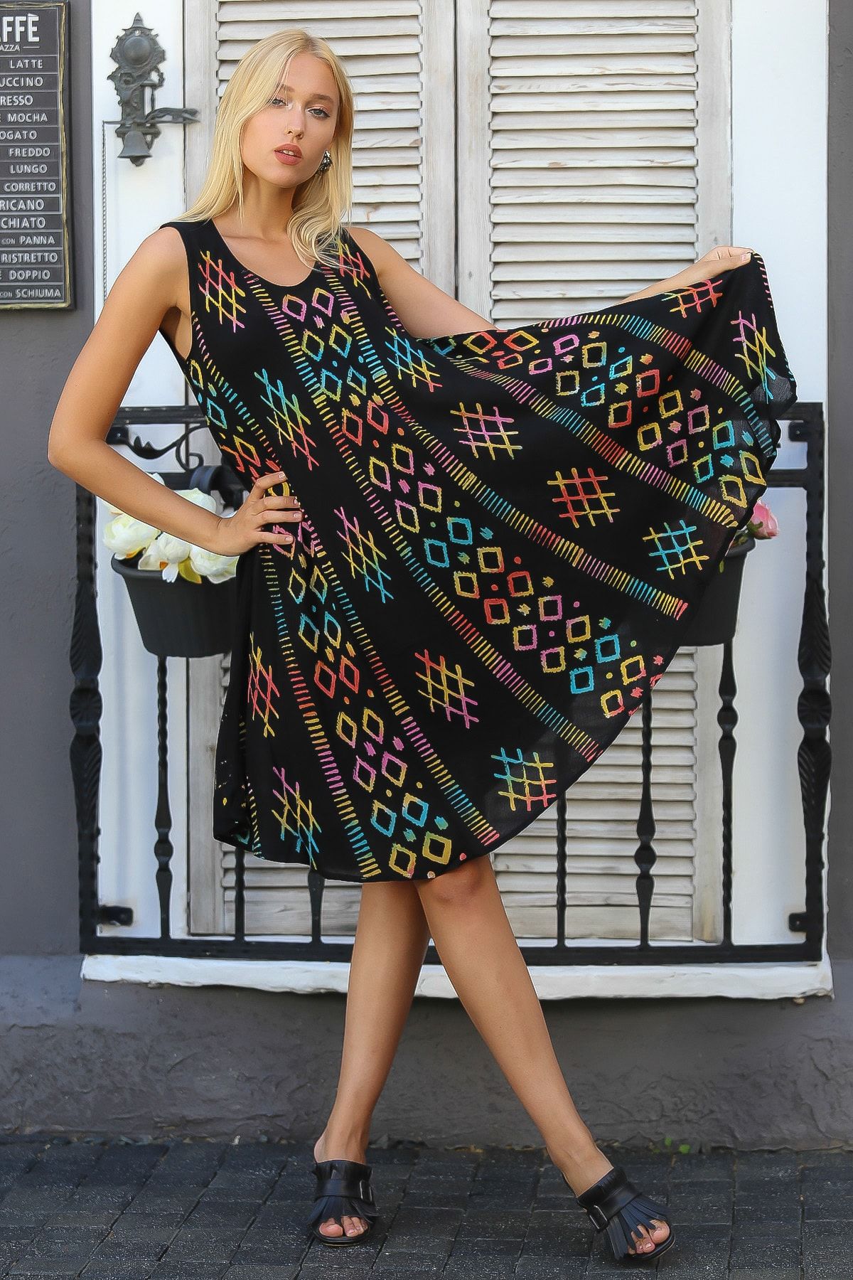 Chiccy Kadın Siyah Hint İşi Kolsuz Geometrik Desenli Oversize Dokuma Elbise M10160000EL94418
