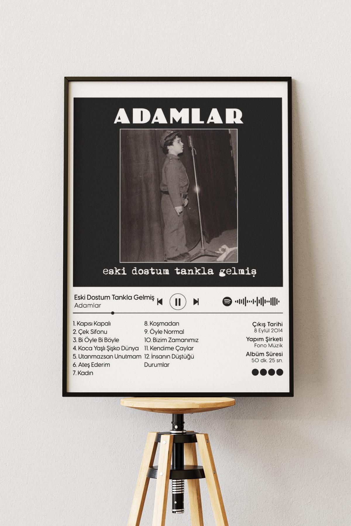 Anime Marketi Adamlar - Eski Dostum Tankla Gelmiş Duvar Posteri Çerçevesiz