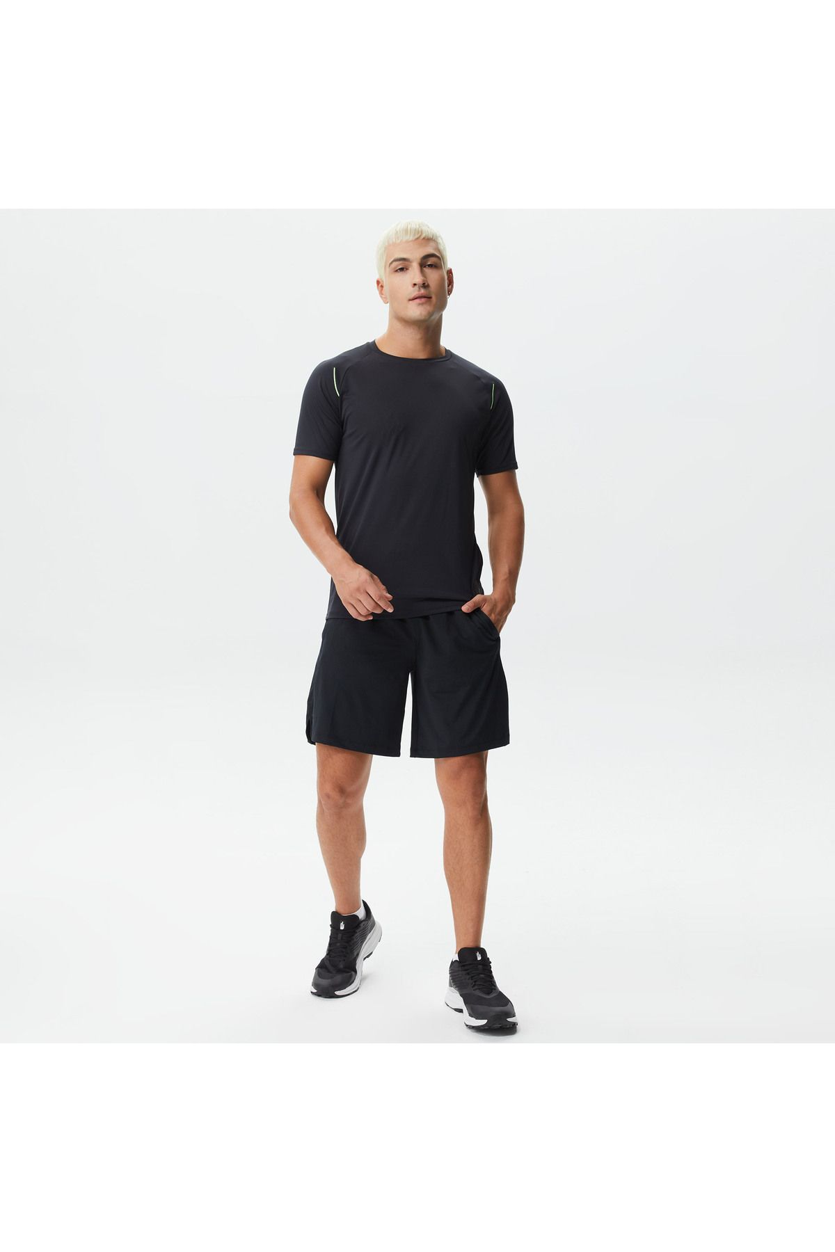 Under Armour Erkek UA Tech™ Pencereli Şort 1376955-001