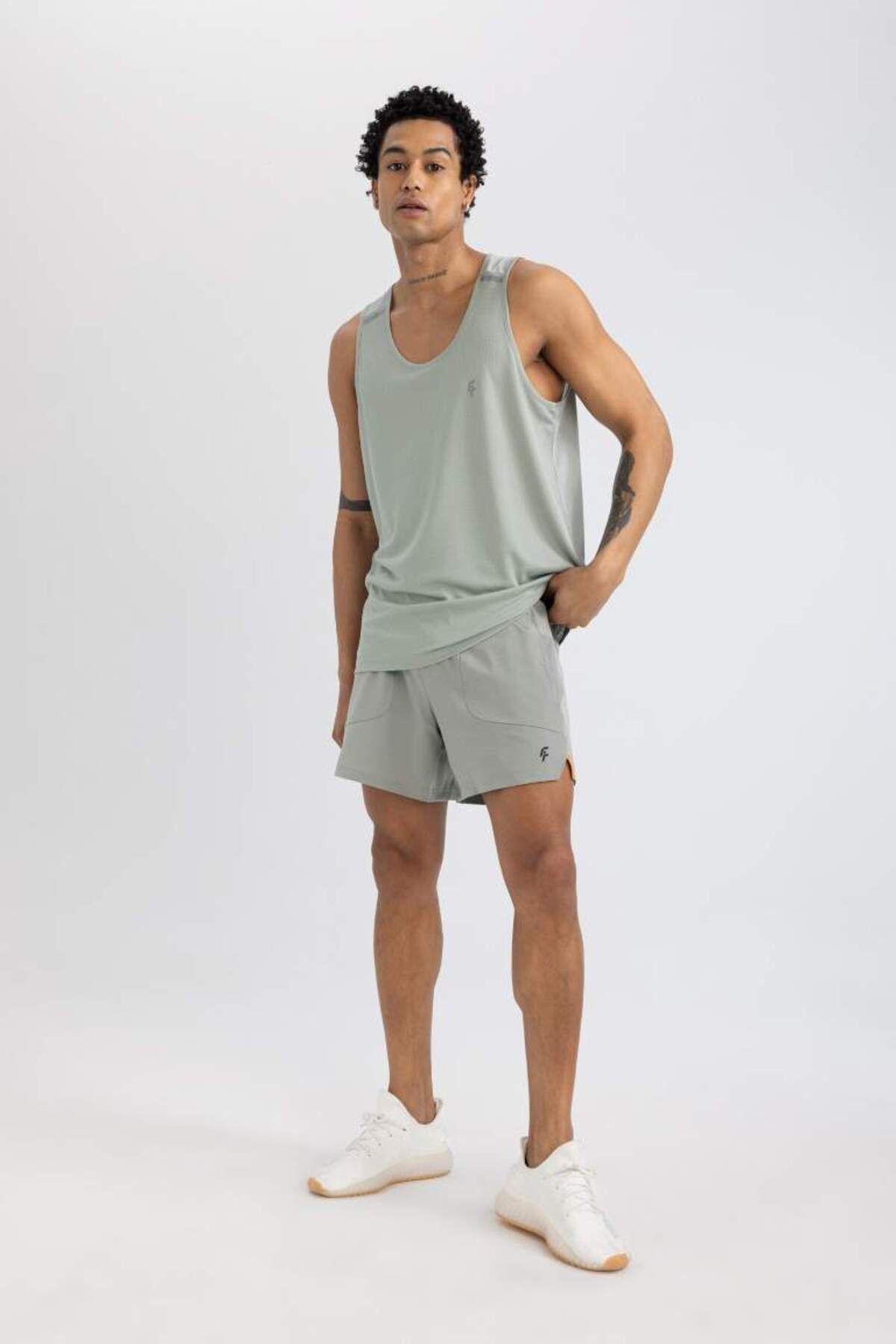 Defacto Slim Fit Sporcu Dokuma Şort Yeşil