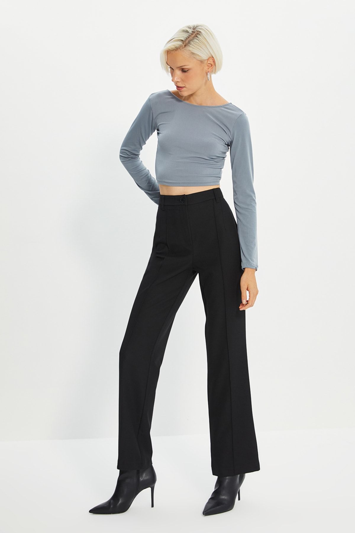 TRENDYOLMİLLA Siyah Straight Dokuma Yüksek Bel Nervür Dikişli Pantolon TWOSS21PL0093