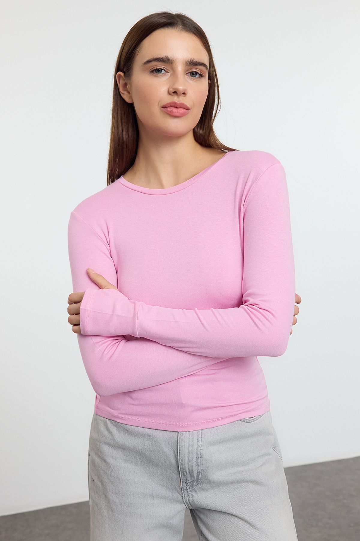 TRENDYOLMİLLA Pembe Viskon/Yumuşak Kumaşlı Parmak Geçme Detaylı Esnek Örme Bluz TWOAW25BZ00014