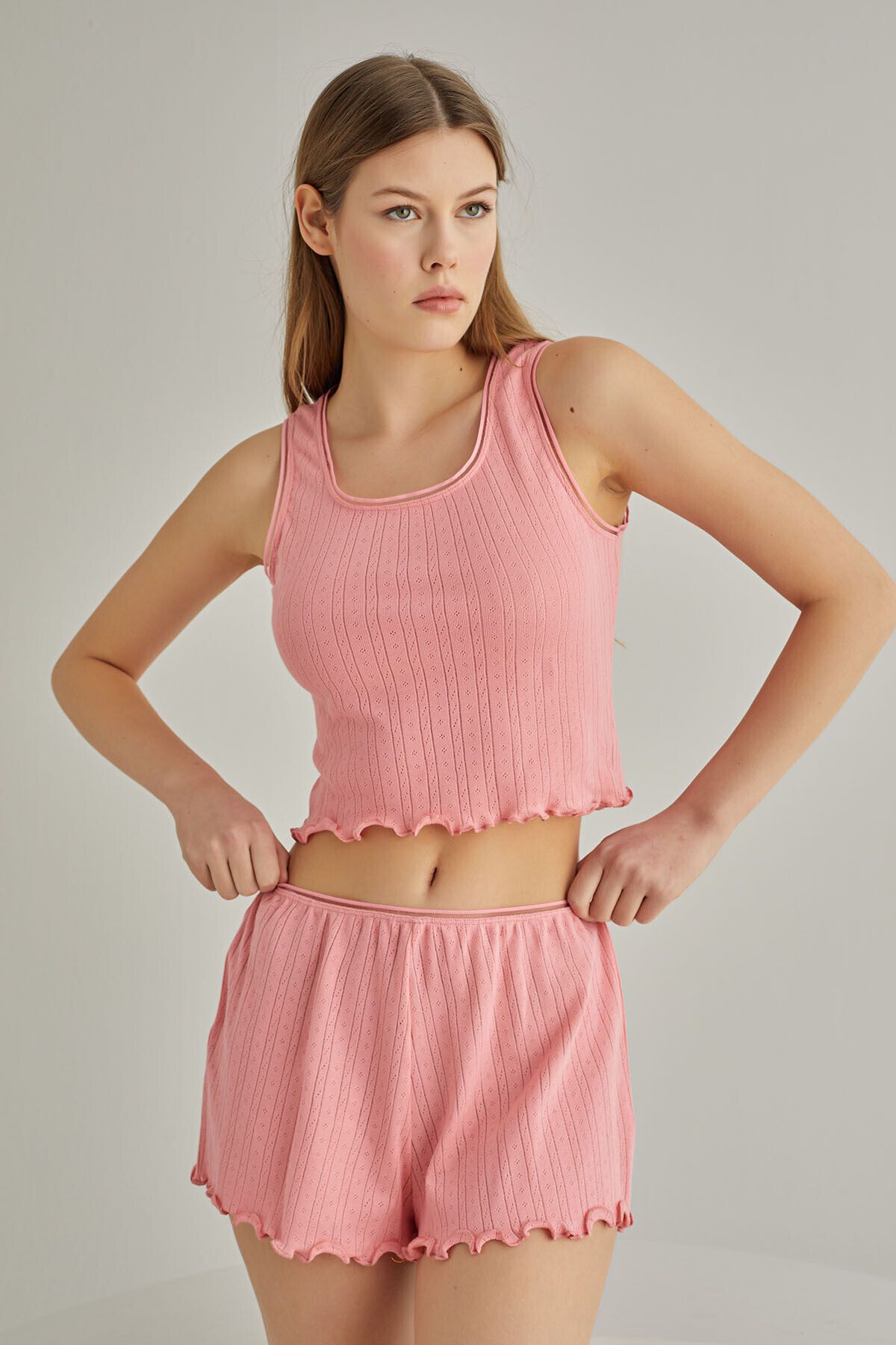Loya Pembe Self Patterned Crop Şort Takım