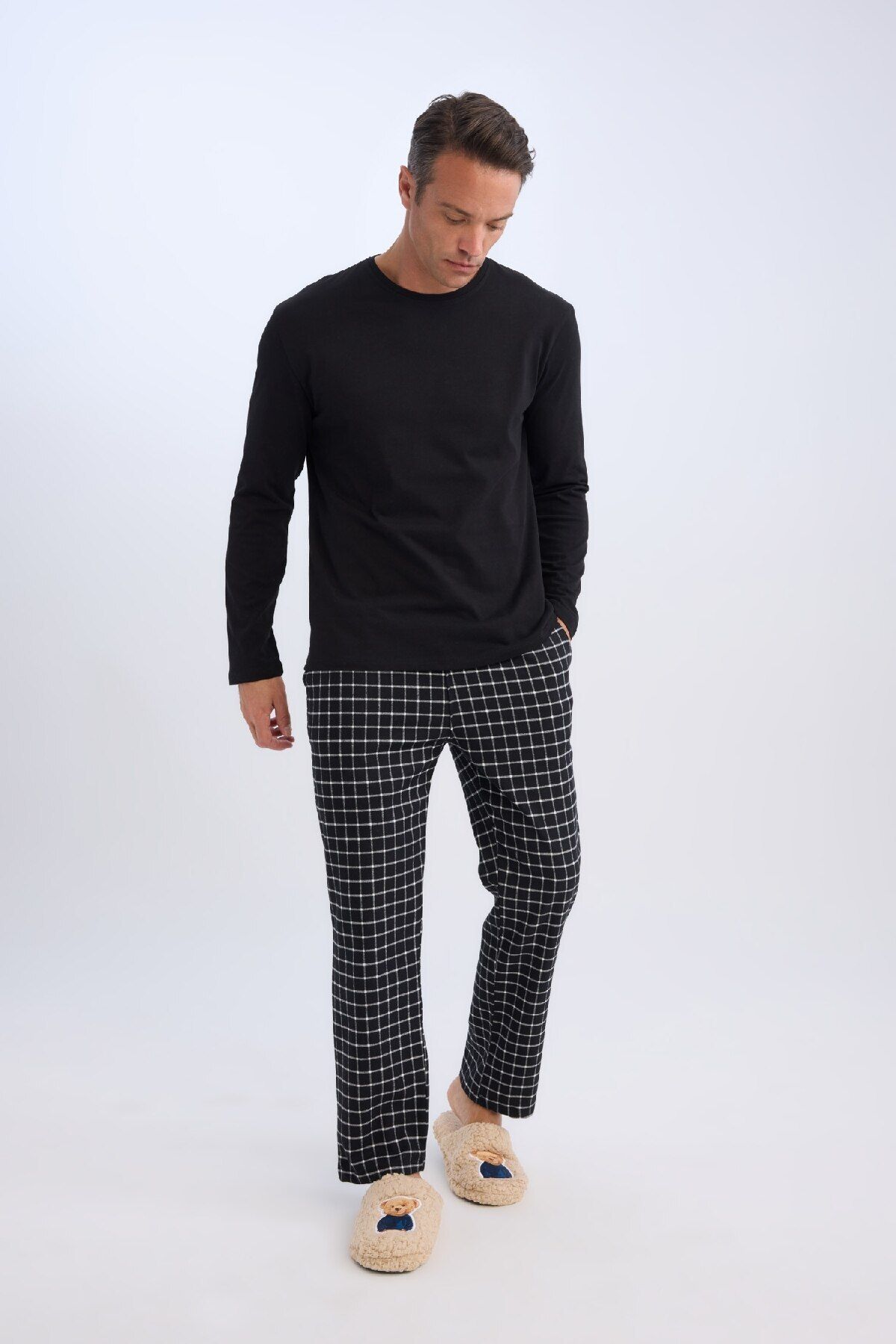 Defacto Regular Fit Pijama Takımı Bisiklet Yaka Uzun Kollu Üst Kareli Uzun Alt C6124AX24CW