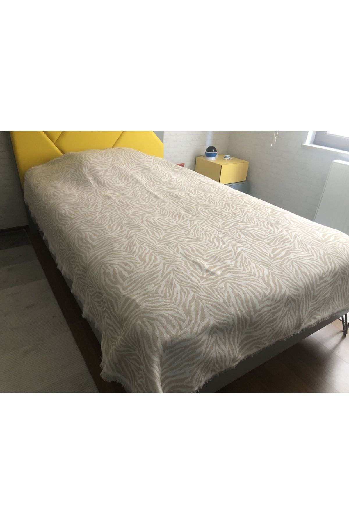 Koza Mix towel Bej Zebra Desenli Tek Kişilik Çok Amaçlı Pike - Yatak Örtüsü 160x210 Cm
