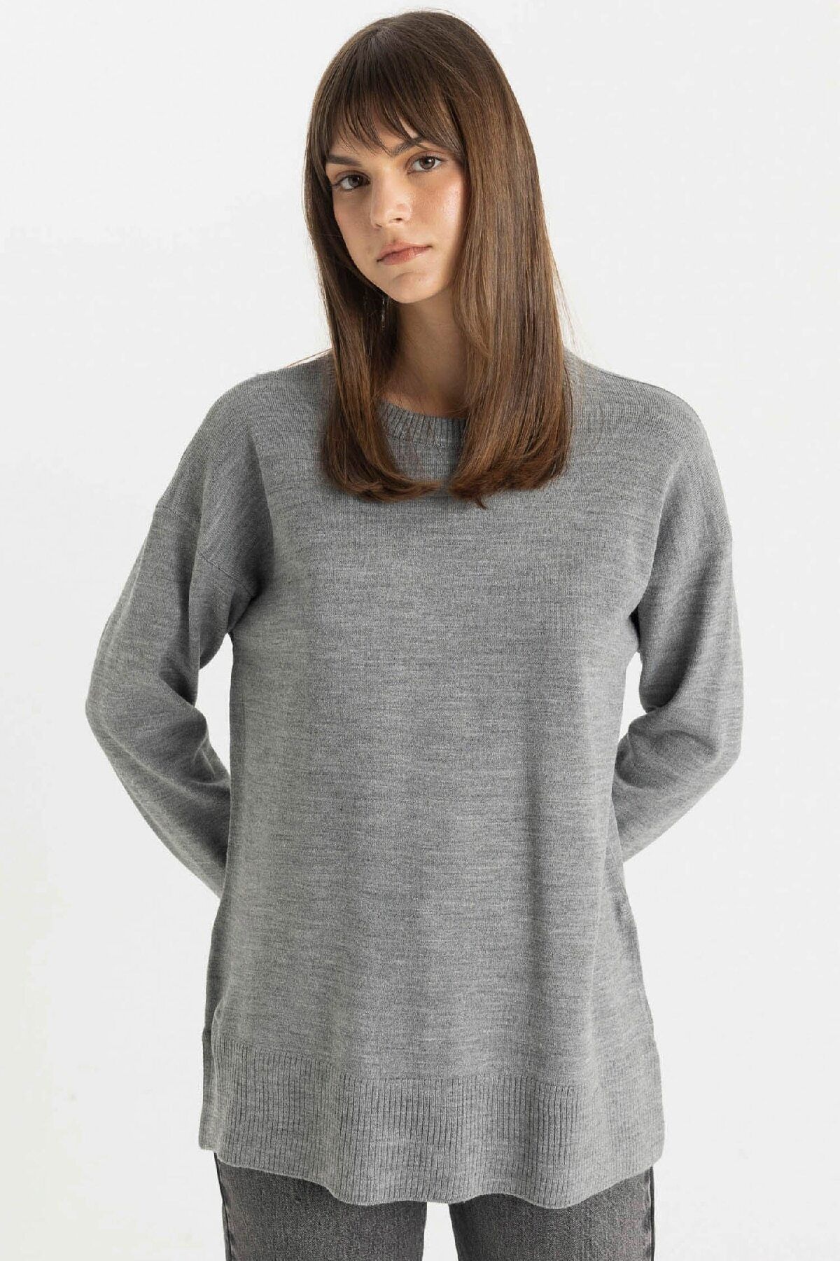 Defacto Regular Fit Bisiklet Yaka Yırtmaçlı Basic Düz Triko Kazak Tunik C5165ax24au