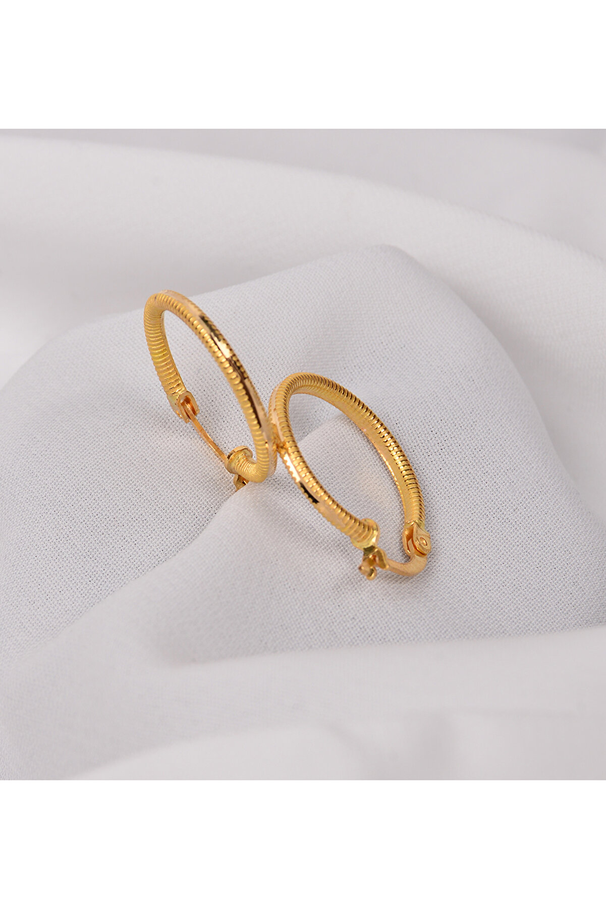 Kuyumcu Nurettin 2.60 Gr (Gram) Oluklu Ajda Küpe 22 Ayar Altın