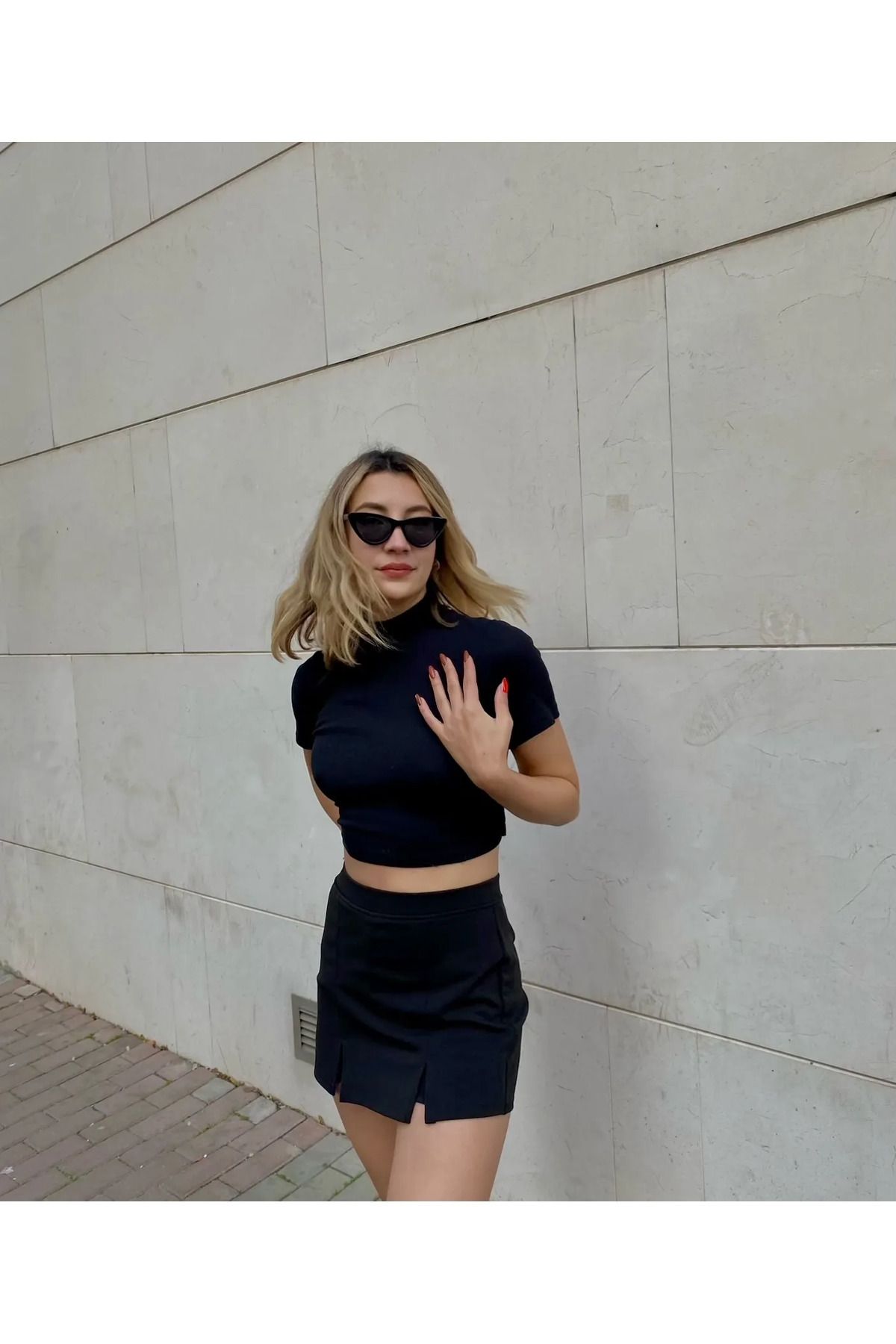 Urbanmaden co Siyah Çift Yırtmaçlı Şort Etek