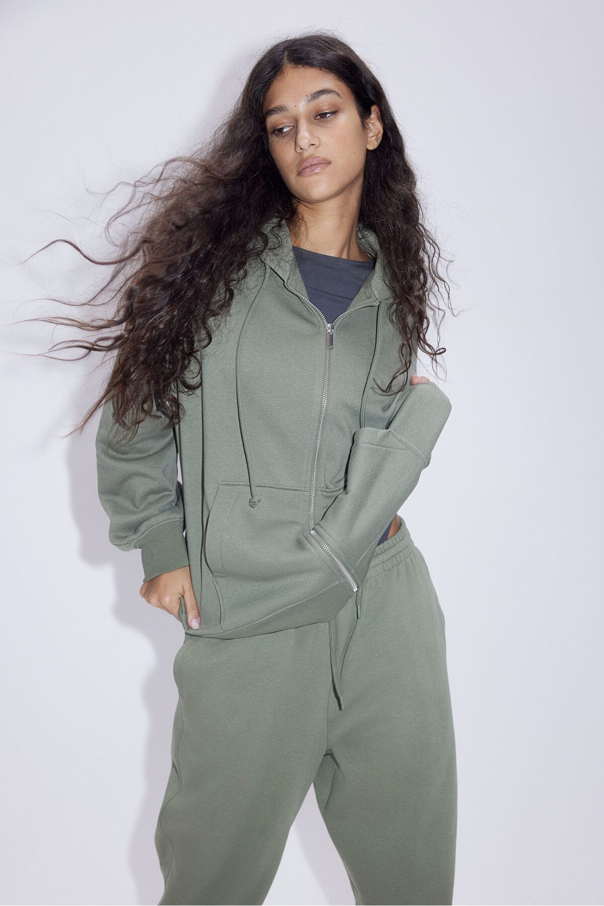 H&M Kapüşonlu ve Fermuarlı Oversize Üst