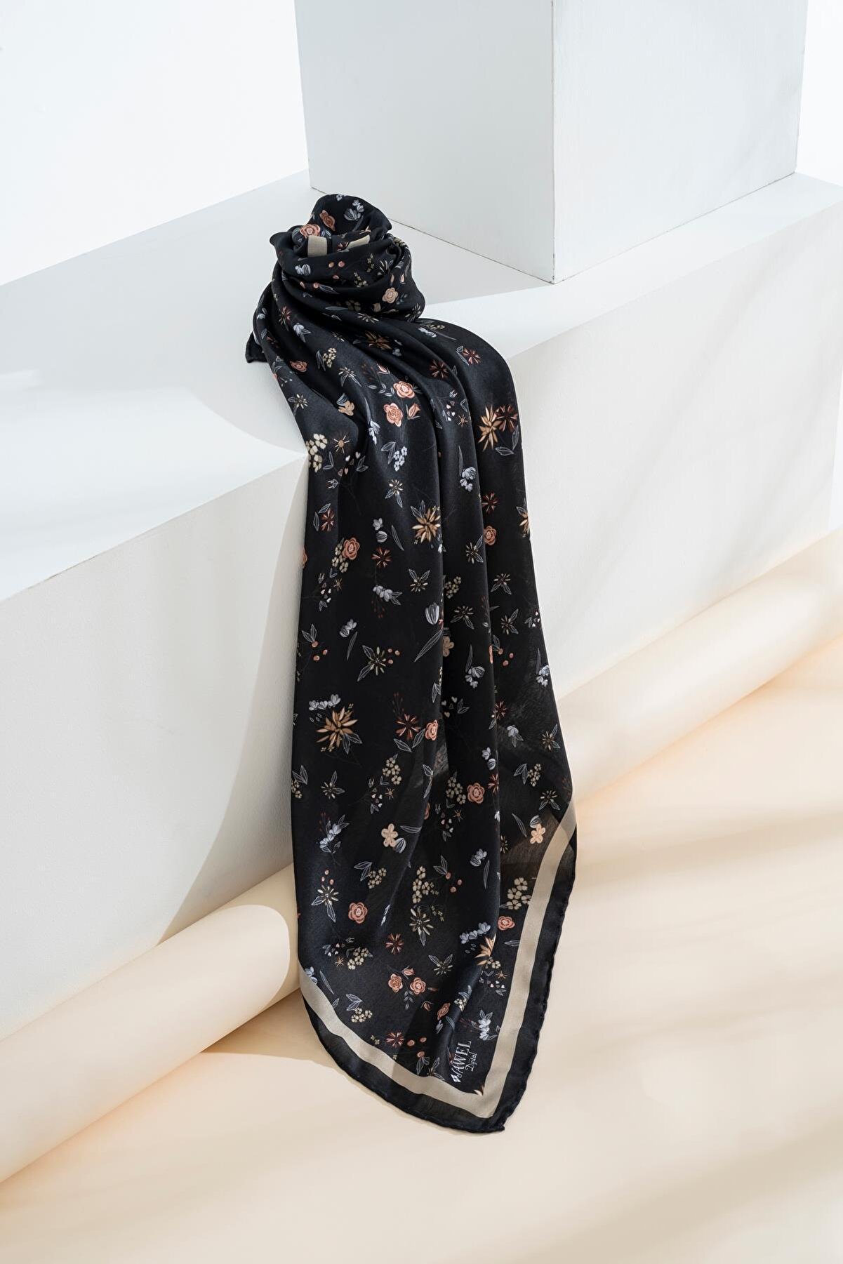 JAWEL Kadın Digital Baskılı Çiçek Desen Soft Eşarp - 290,69 TL