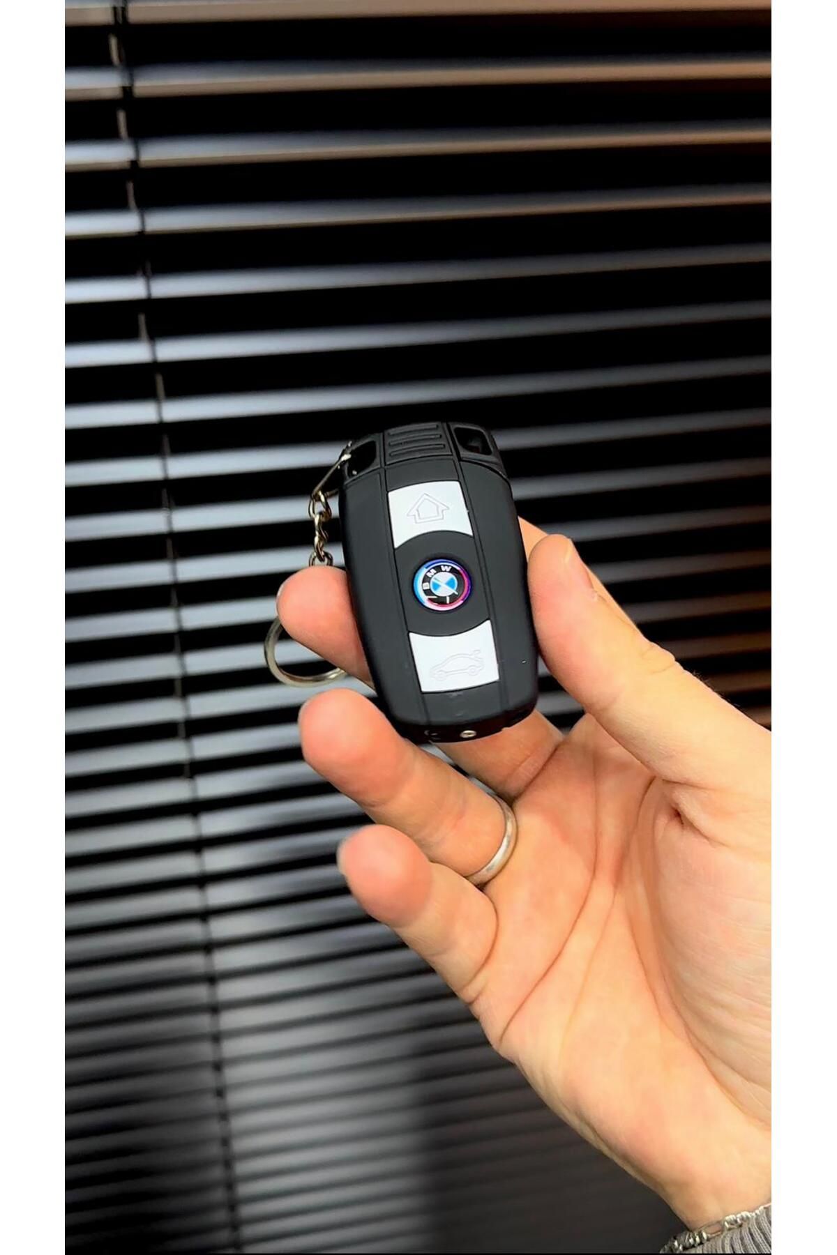 R8aksesuar BMW Logolu Araba Kumandası Figür Çakmak Anahtarlık