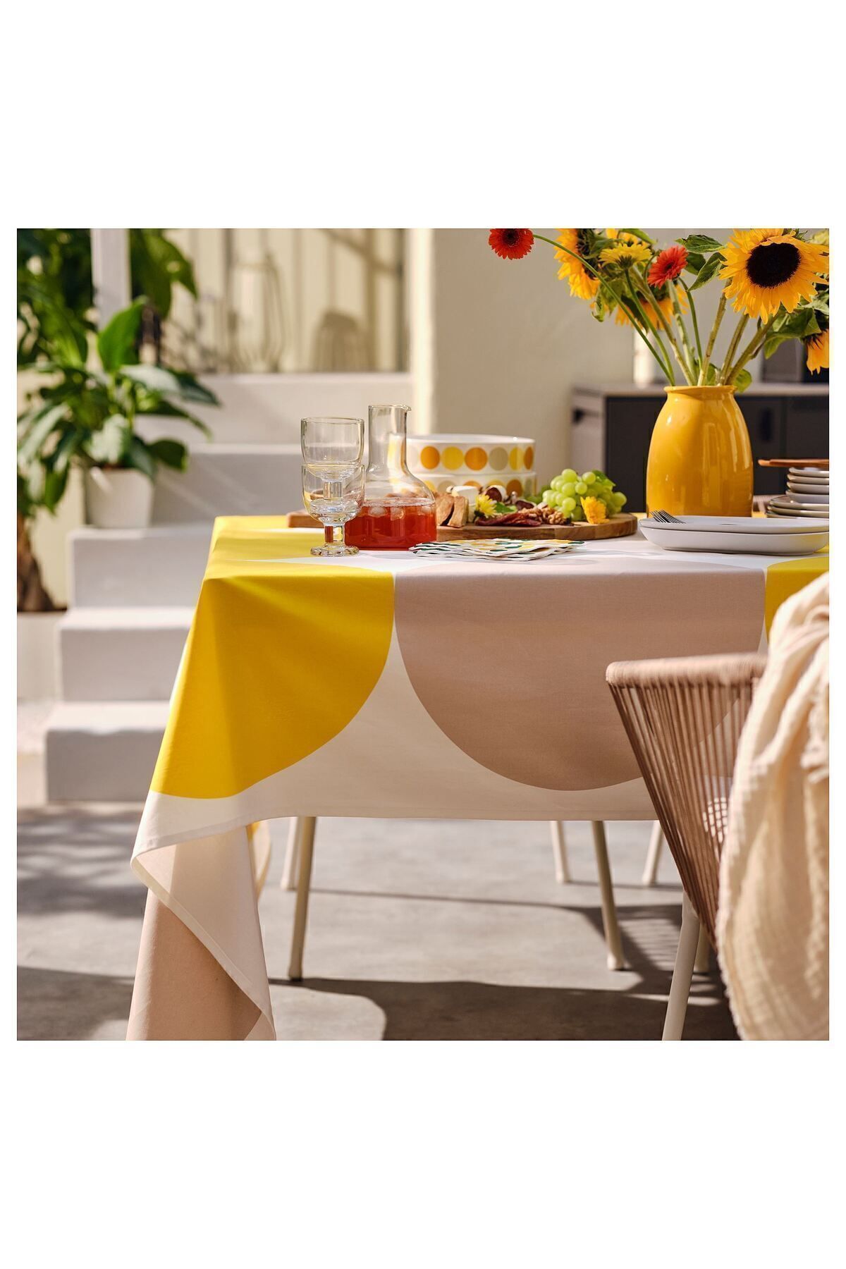 IKEA masa örtüsü, beyaz-sarı, 145x320 cm Uzunluk: 320 cm Genişlik: 145 cm