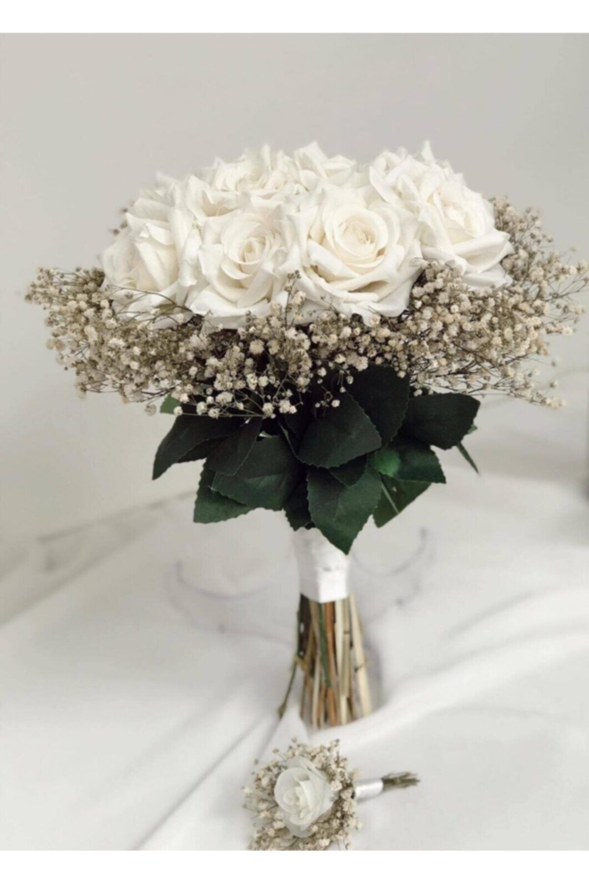 Merveparti Cipsolu Beyaz Kadife Gül Gelin Buketi ve Damat Yaka Gelin Çiçeği