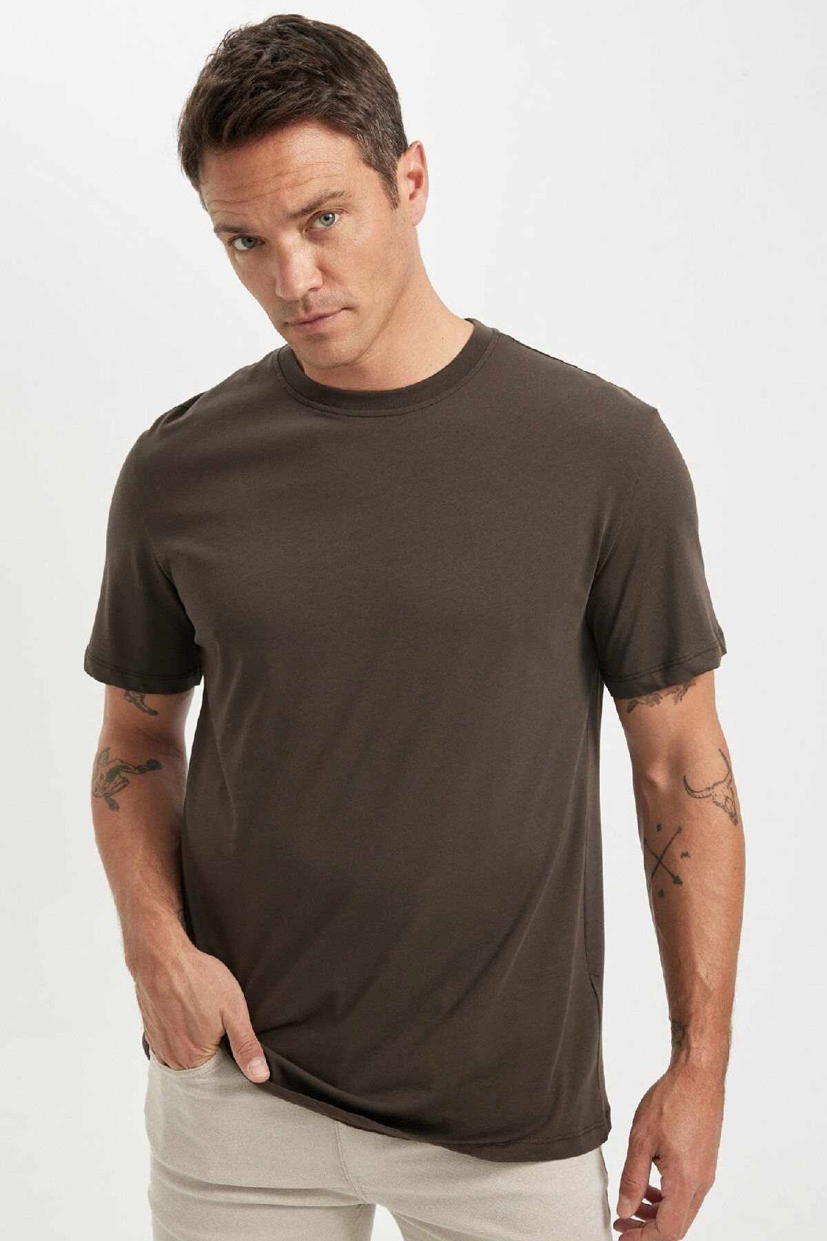 Defacto New Regular Fit Bisiklet Yaka Basic Düz %100 Pamuk Kısa Kollu Tişört V7699az24sp