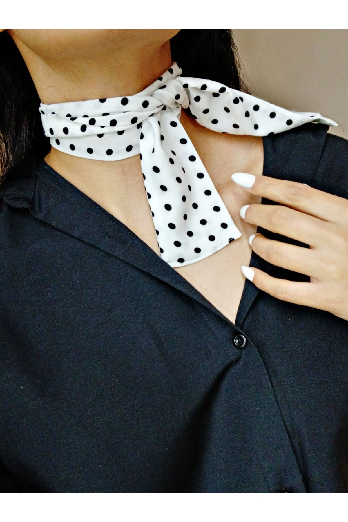 Maia Beyaz Siyah Küçük Puantiyeli Saç, Boyun, El Ve Ayak Bilek, Çanta , Pantolon Için Fular