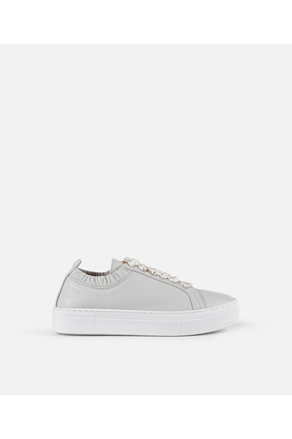 İpekyol Büzgülü ve kurdele bağcıklı sneaker