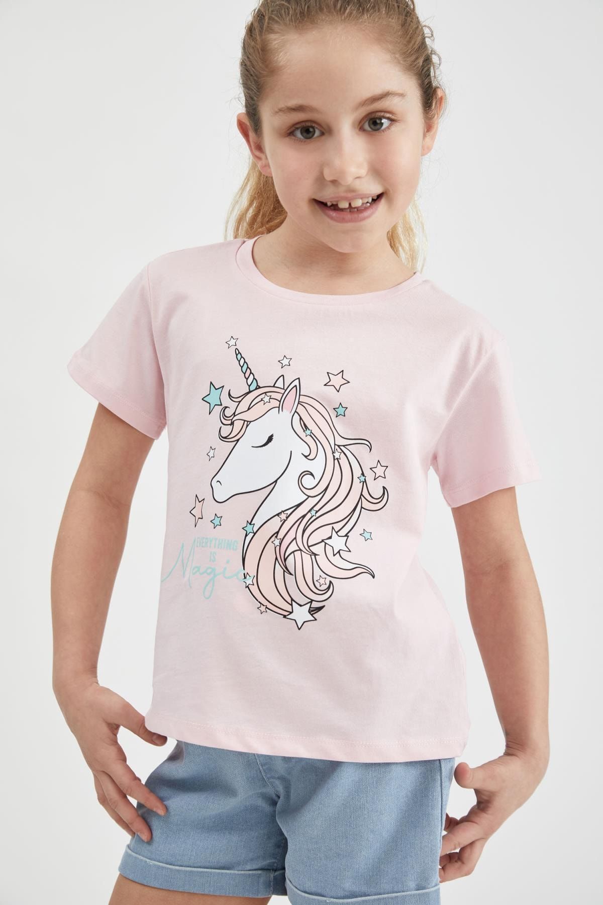 Defacto Kız Çocuk Unicorn Baskılı Güneş Işığında Şekil Değiştiren Kısa Kollu Tişört