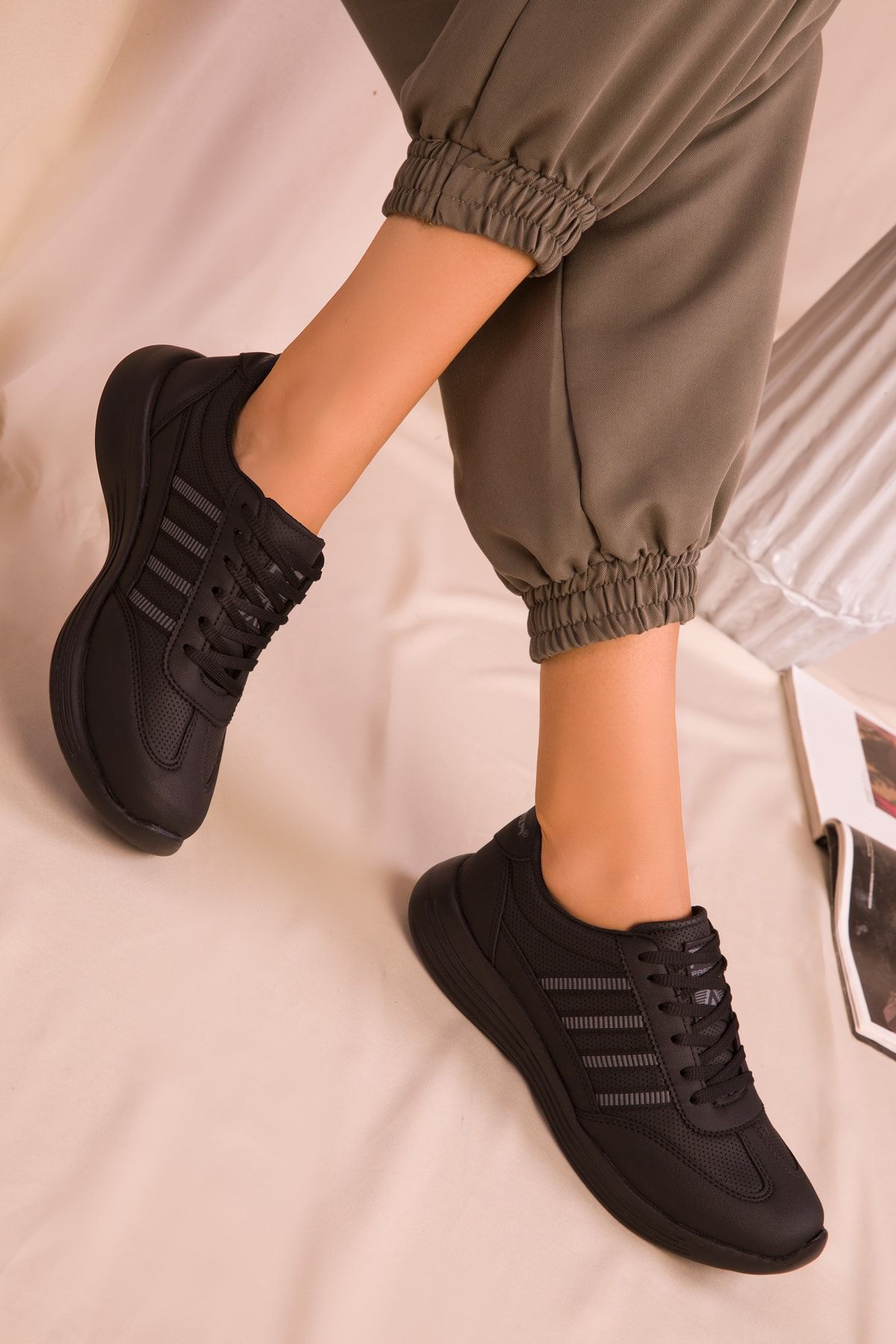 SOHO Siyah-Siyah Kadın Sneaker 14552