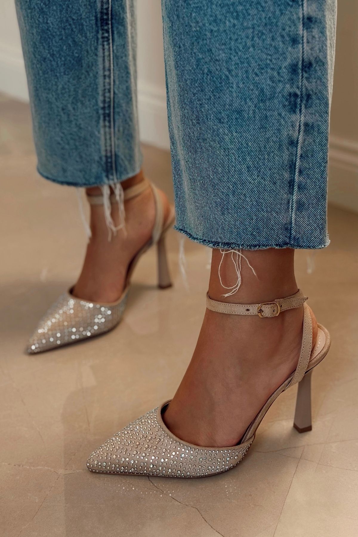 POLKA STORE Venüs Sivri Burun Arka Açık Stiletto Bantlı Abiye Topuklu Kadın Ayakkabı